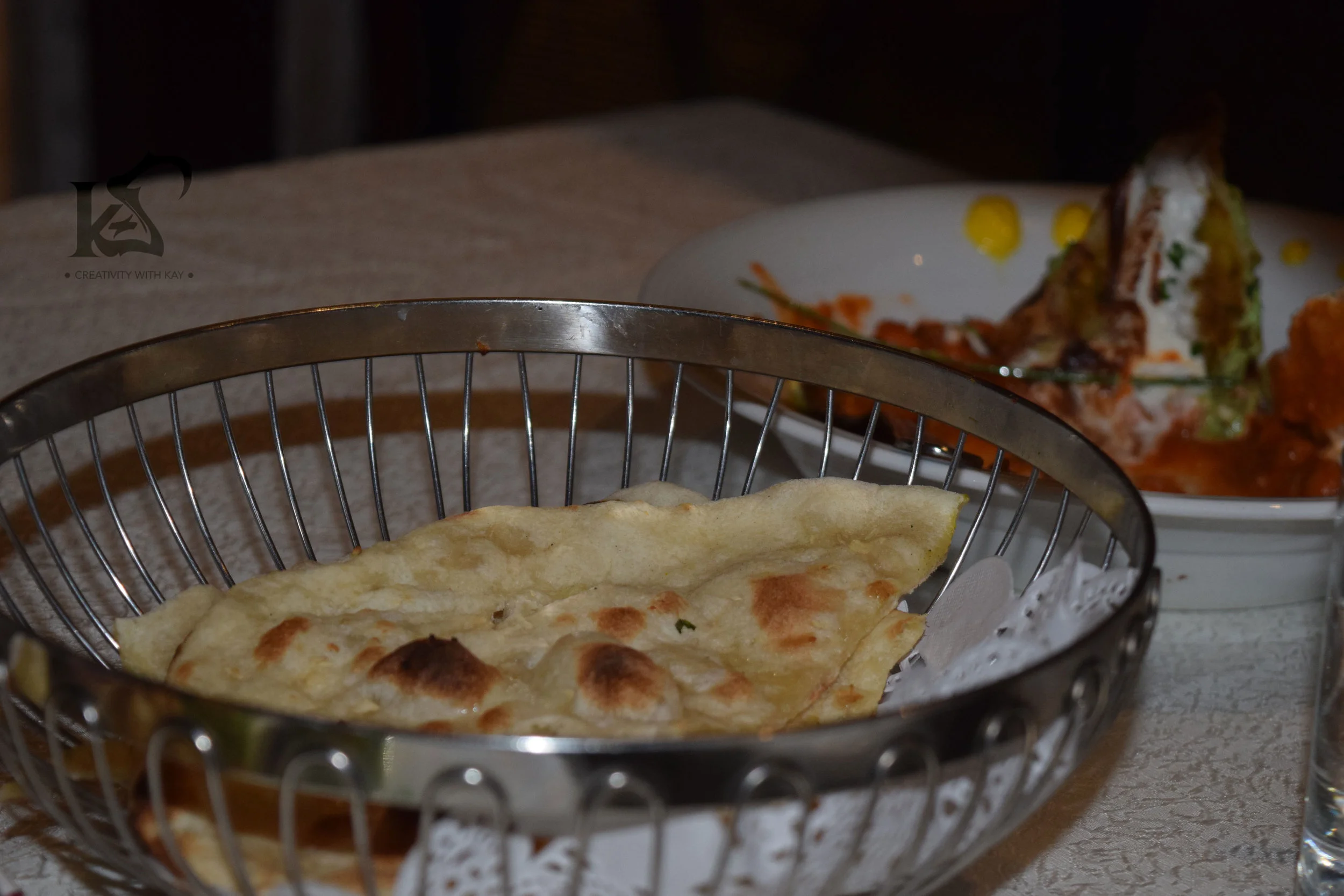 royal-indian-luxury-food-garlic-naan