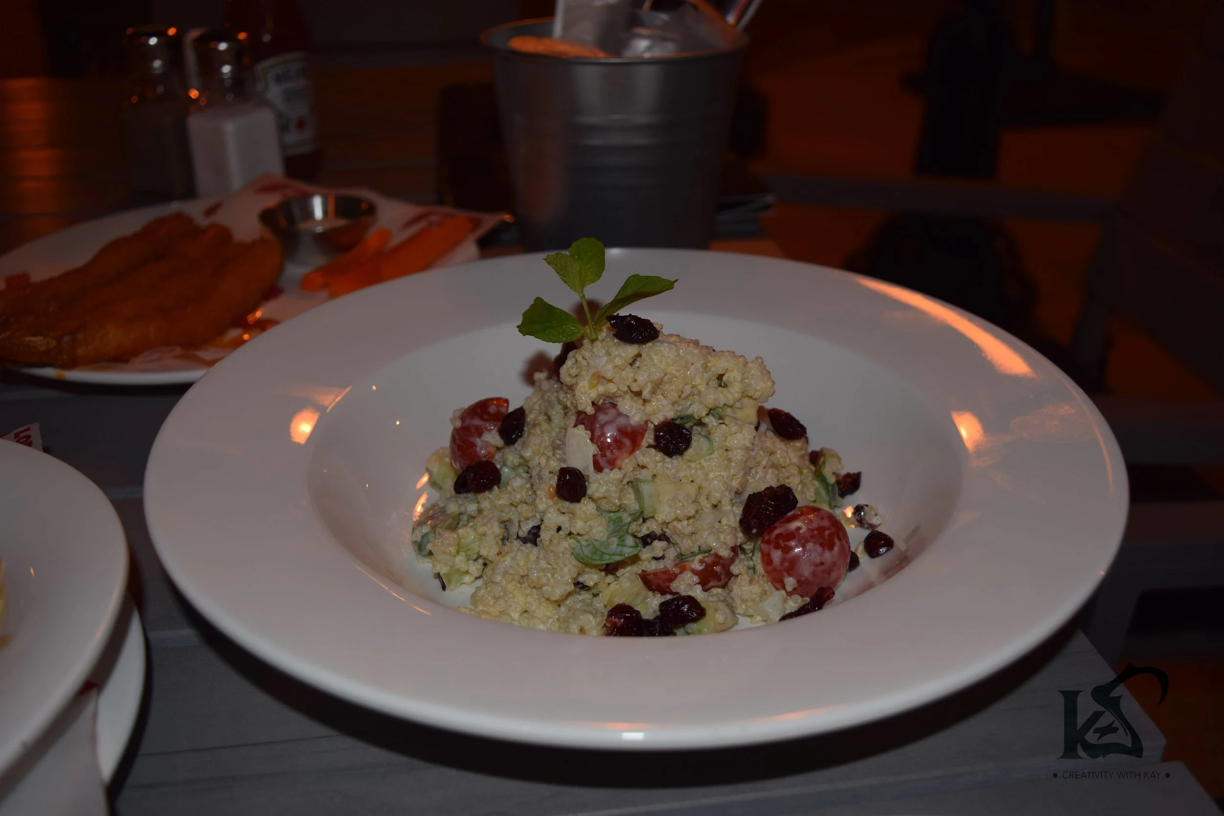 qatar-blogger-khansa-lord-of-the-wings-quinoa-salad