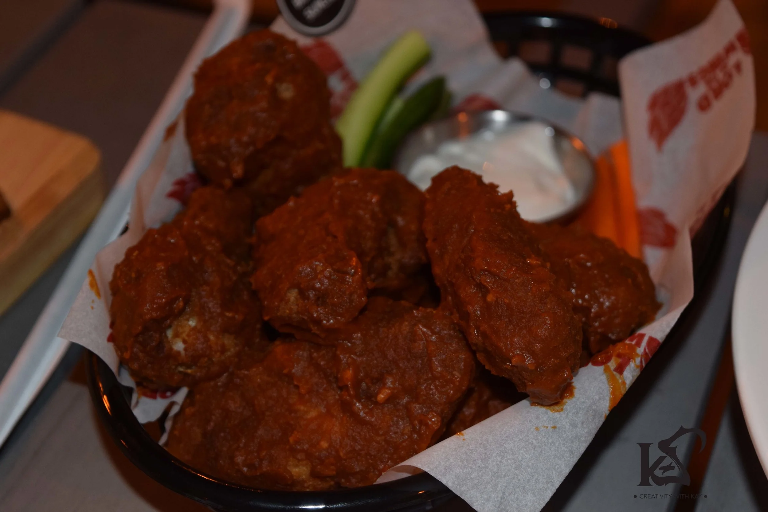 qatar-blogger-khansa-lord-of-the-wings-breaded-wings
