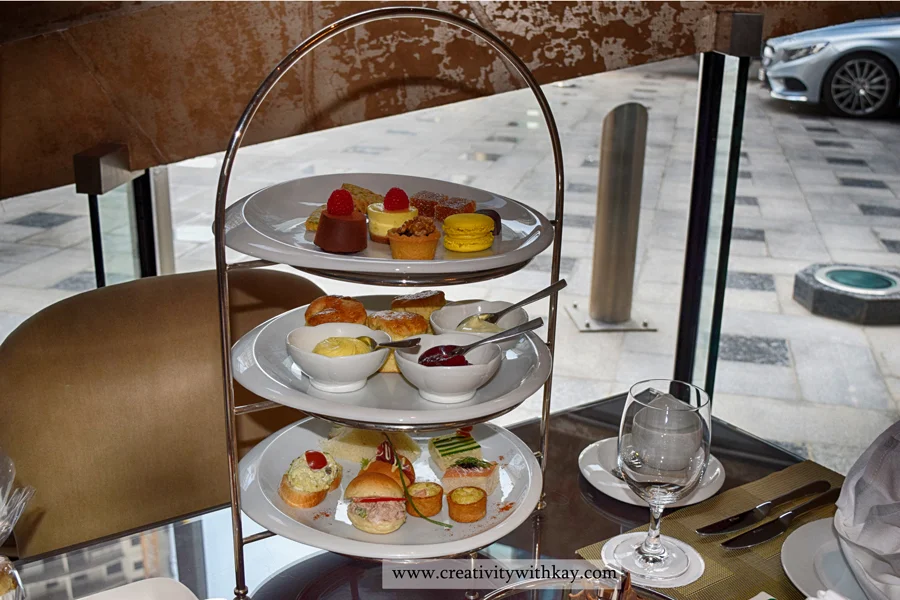 afternoon-tea-lobby-lounge-icdohathecity-qatar-blogger-english.jpg