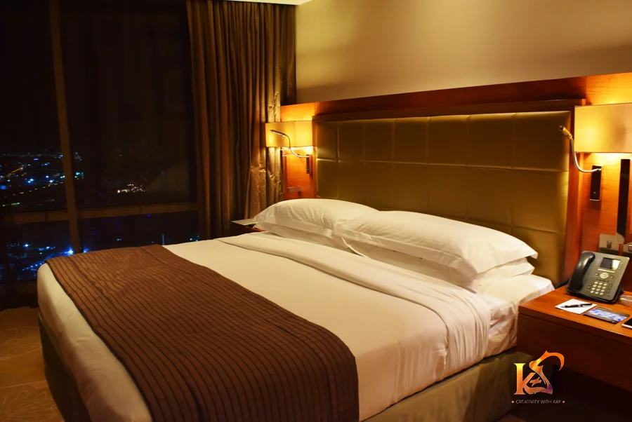 intercontinentaldohathecity-staycation-qatar-blogger-bed.jpg