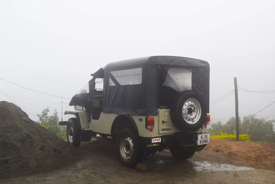 The-Shola-Crown-Safari-Jeep-Mahindra.jpg