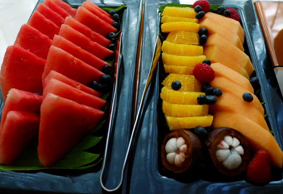 oryx-rotana-club-rotana-lounge-exotic-fruiits.jpg