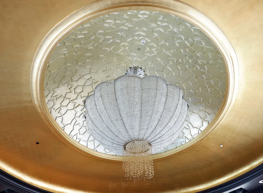 abudhabi-suite-chandelier.jpg