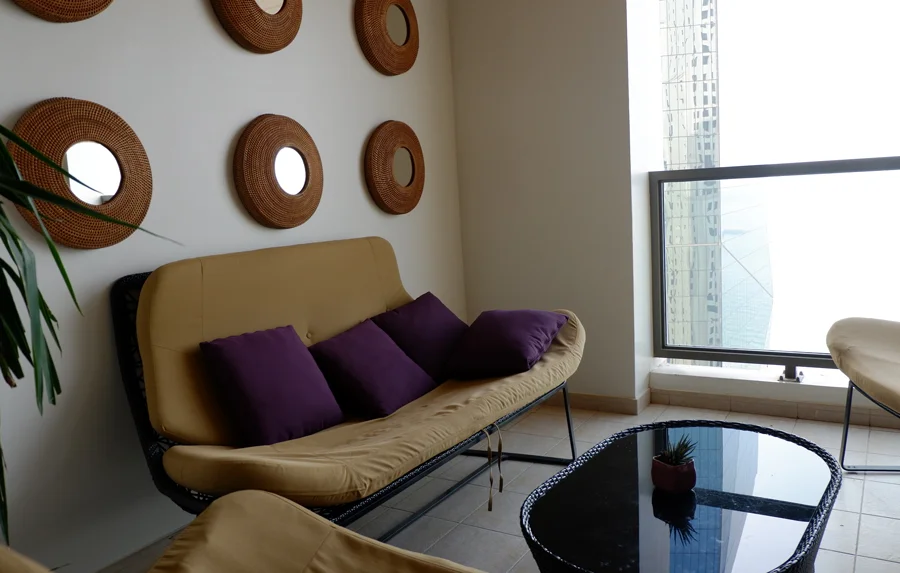 movenpick-jbr-executive-lounge-balcony.jpg