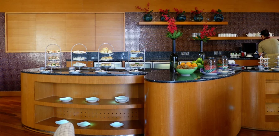 movenpick-jbr-executive-lounge-afternoon-tea.jpg