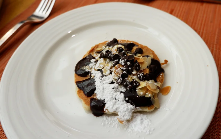 movenpick-jbr-the-talk-pancake-nutella-peanutbutter.jpg