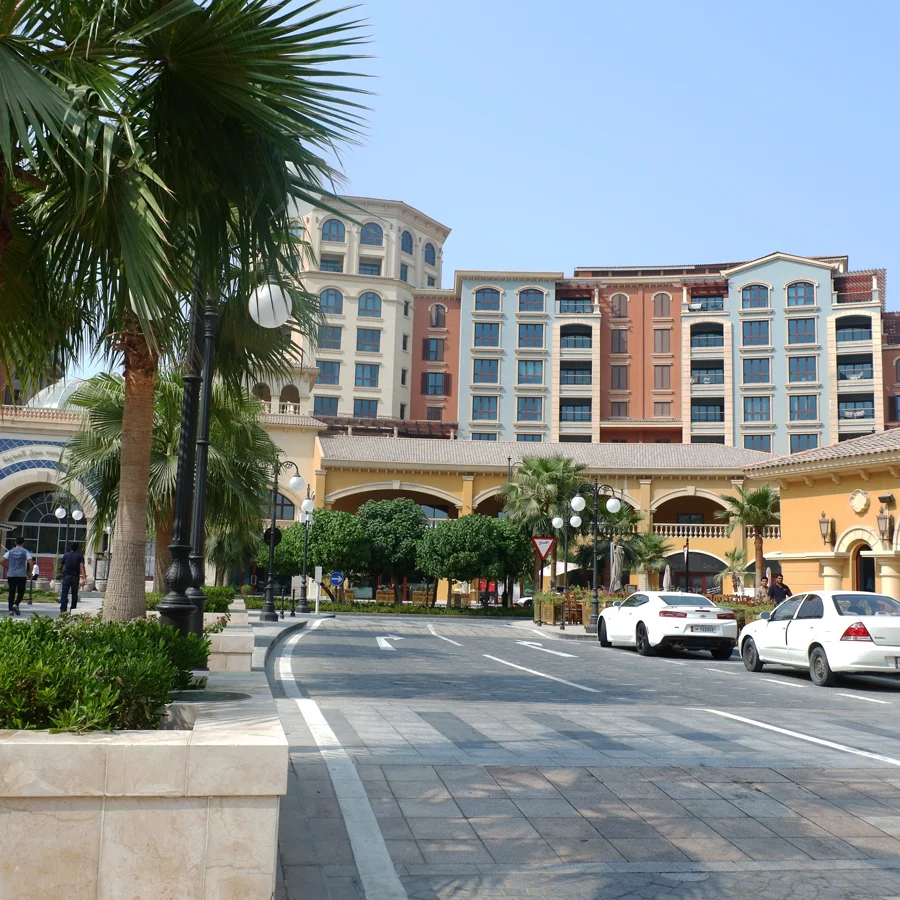 ThePearlQatar_MadinaCentrale.jpg