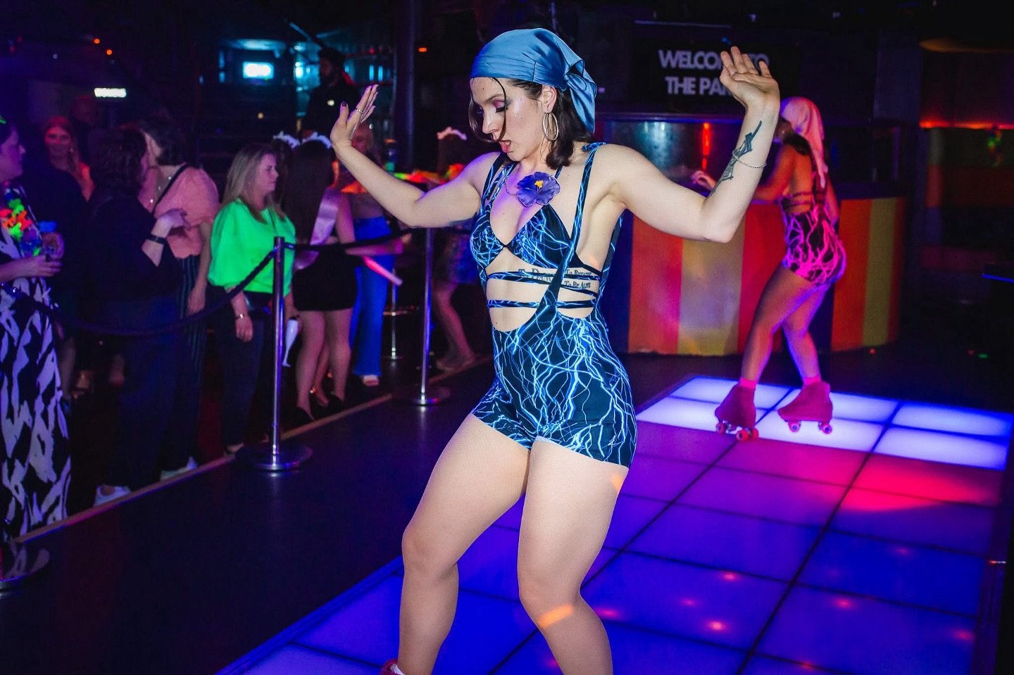 sk8er gals⚡️

rolling for @moonstaffing 🛼

⚡️Set you Free⚡️

Our skaters outfits were inspired by the @ntranceofficial Set You Free artwork. Thank you @moonstaffing for having us 🫶🏼

To book or enquire about our acts and performers DM or email: he
