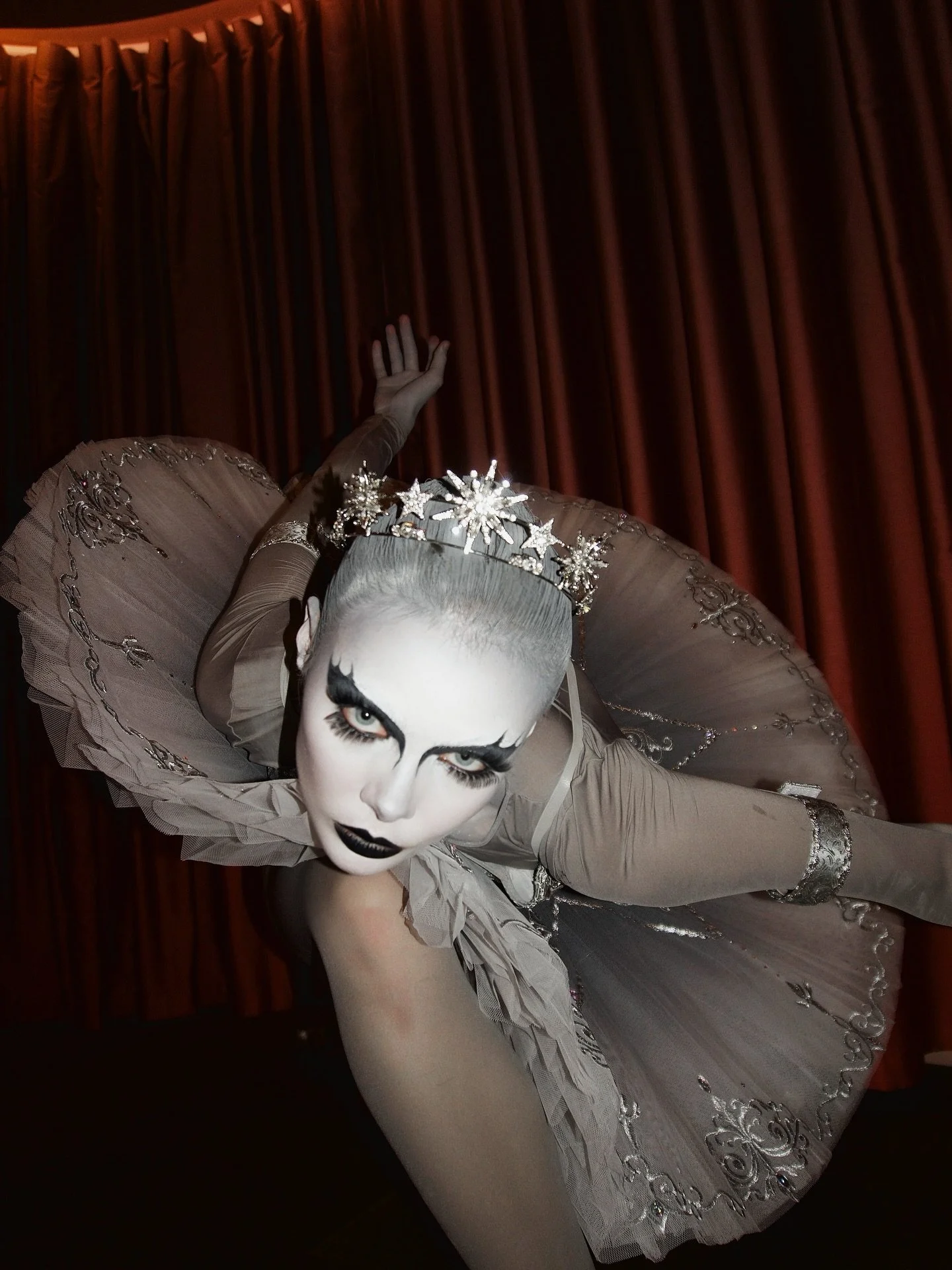 Stepping out of the past into this halloween.

Our brand new black and white ballerina🖤🤍📽️