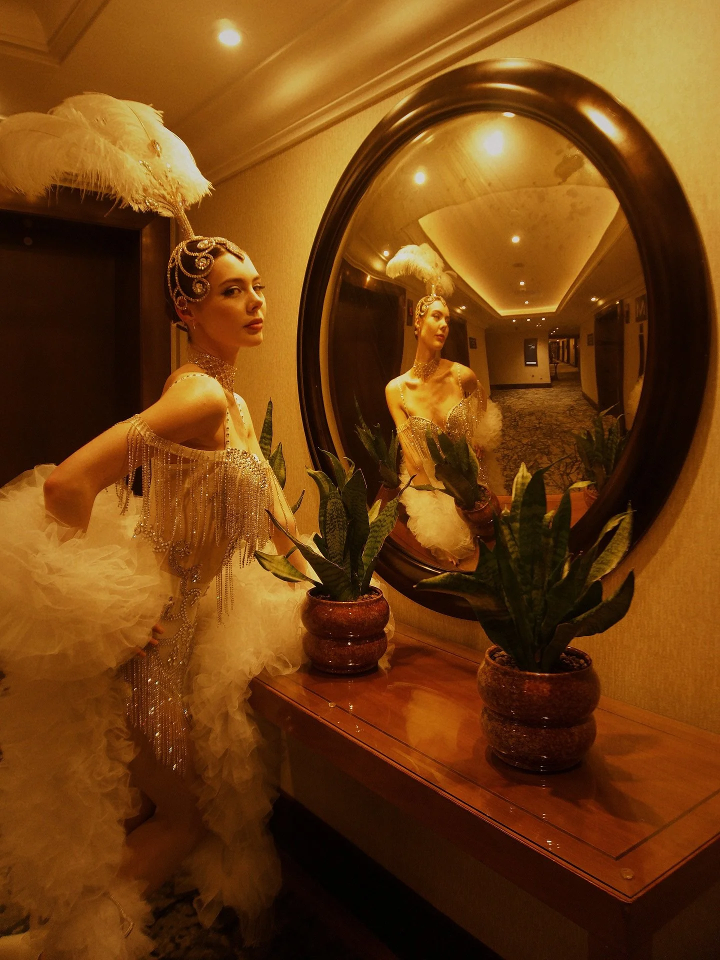 luxury and fun, our showgirls for @evoke.entertainment ✨