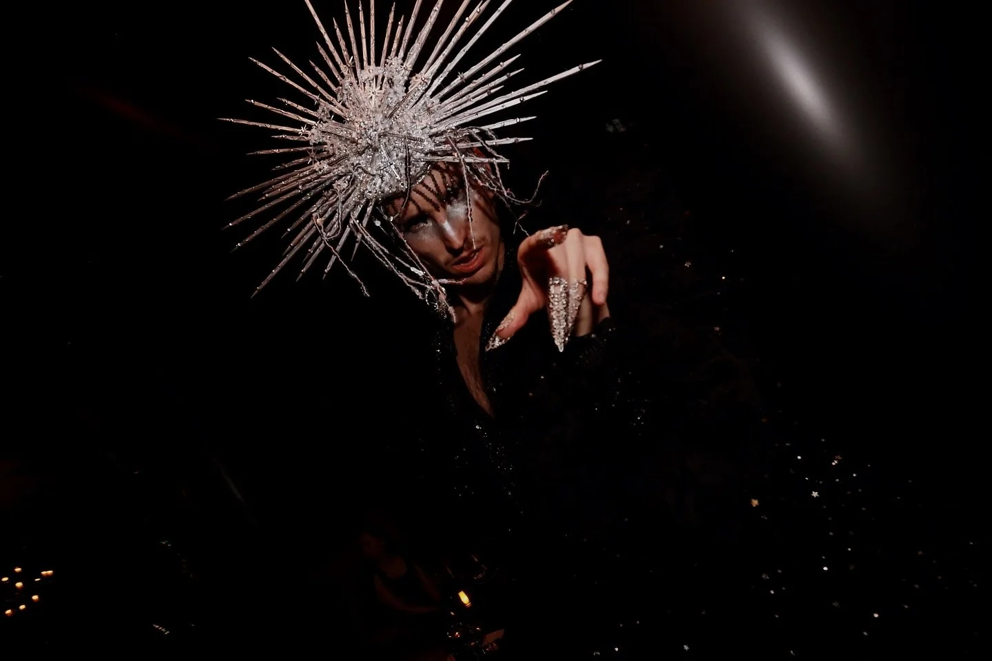 a star✨

NYE at @solayalondon 💫

Performance, acts, and styling from concept to creation by @amusementsofamunet
💄: @dsartistry_
✨ @trashyplanets
📸 @darnellibrahamphotography