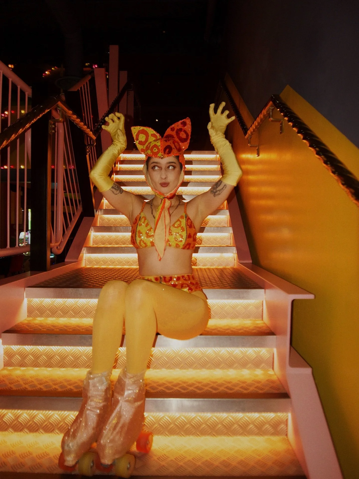 meeeeeeeow🐆🪩

disco kitties are just here to party🛼

📍 @wearefairgame