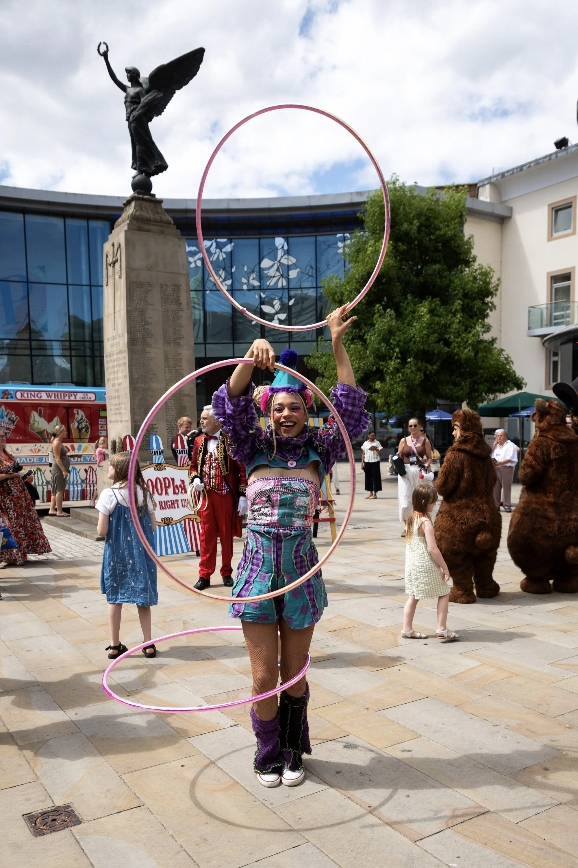 Hula Hooper (Credit Ian Olsson).jpeg