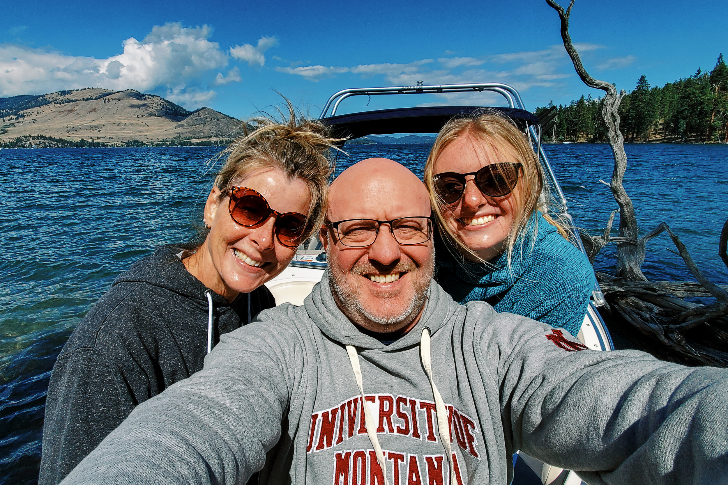 a quick selfie before heading back on the water