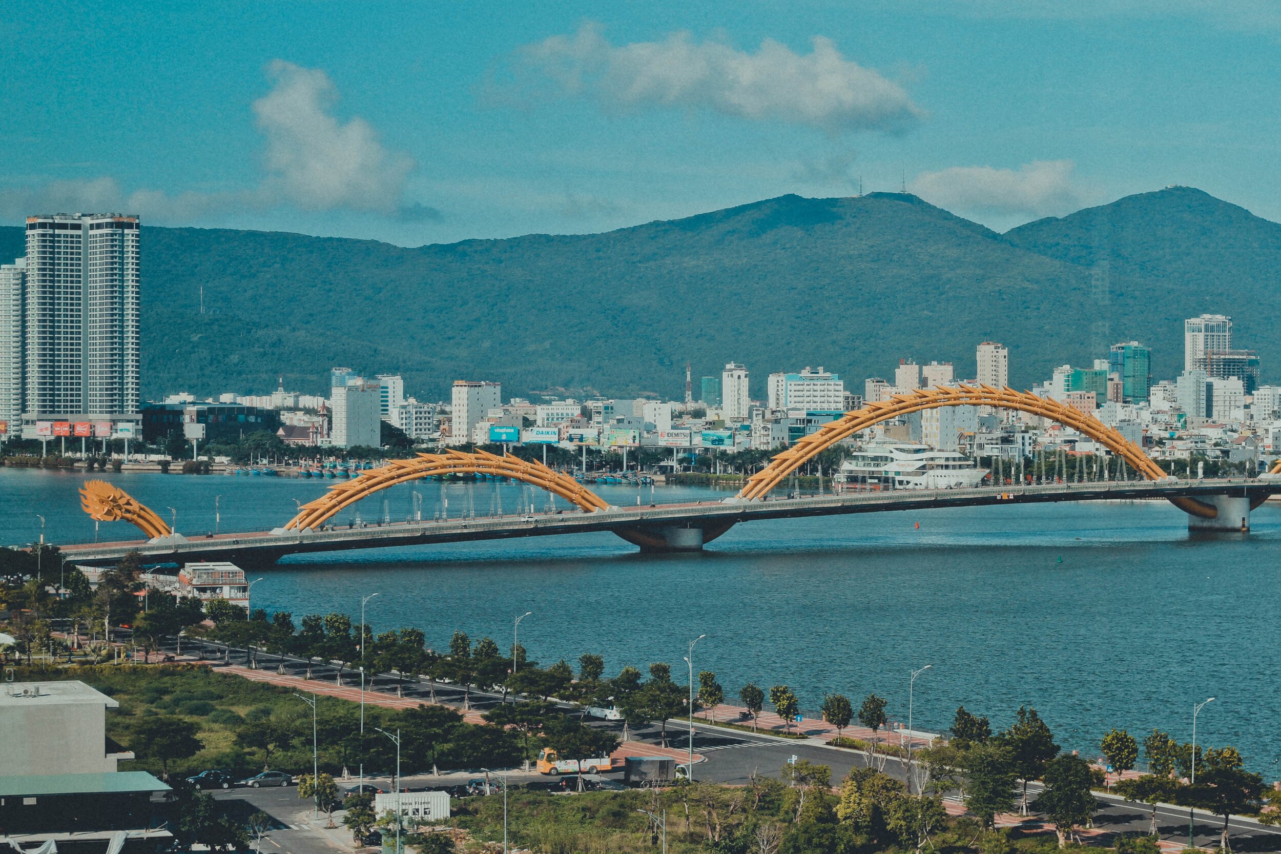 Dragon Bridge 2 from huong-ho Unsplash.jpg