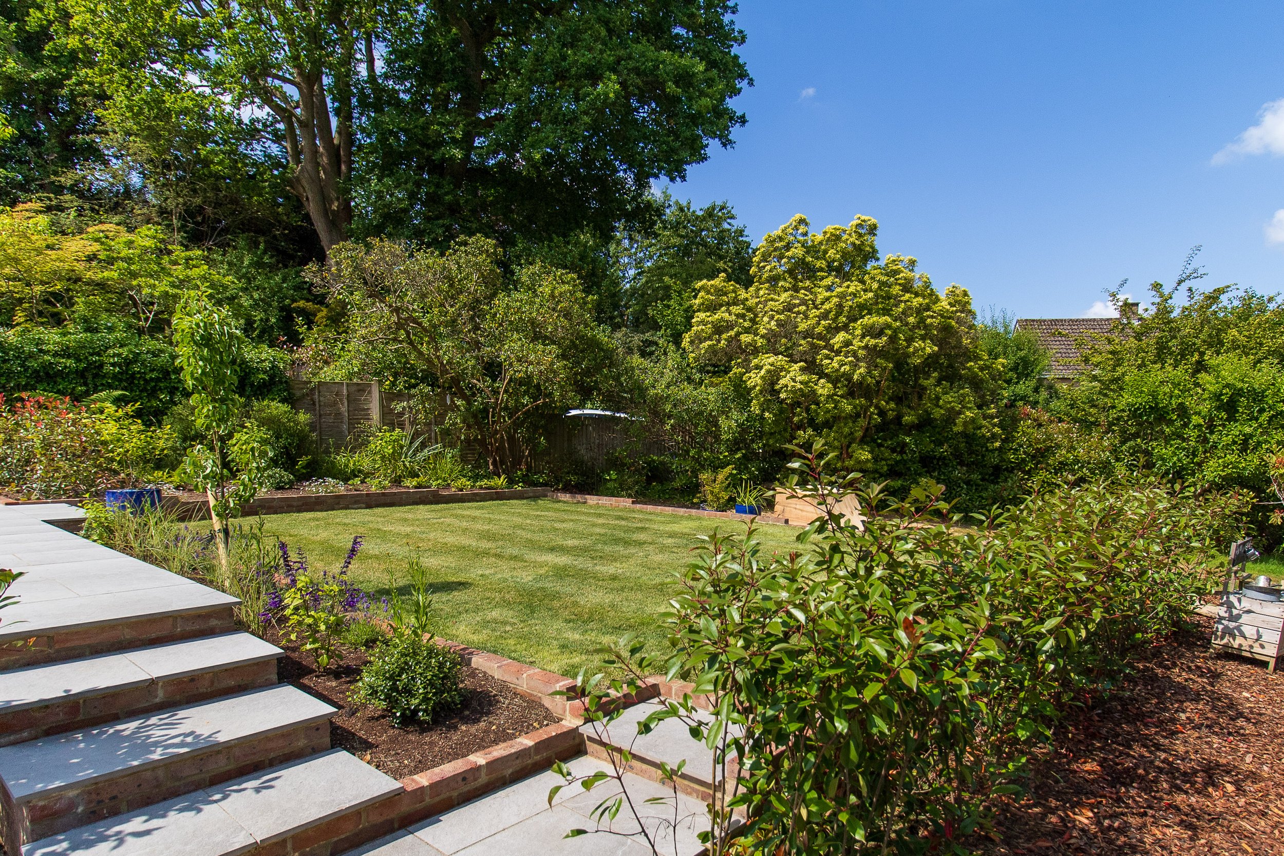 Ben Martin Garden Design_Brick edge_Steps_lawn_Planting_kent.JPG