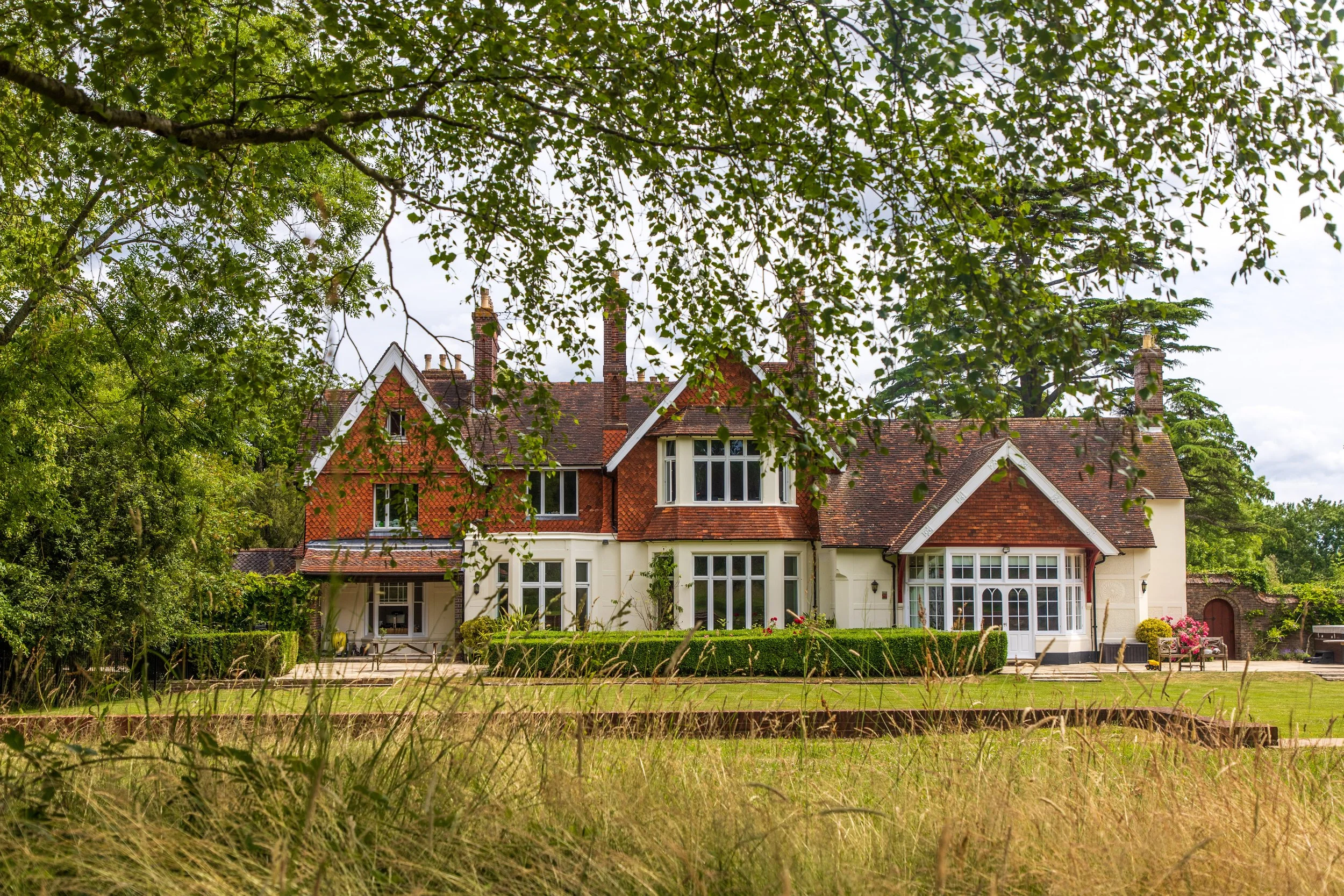 Ben Martin Garden Design_No Mow_Grasses_Hedging_Surrey.JPG