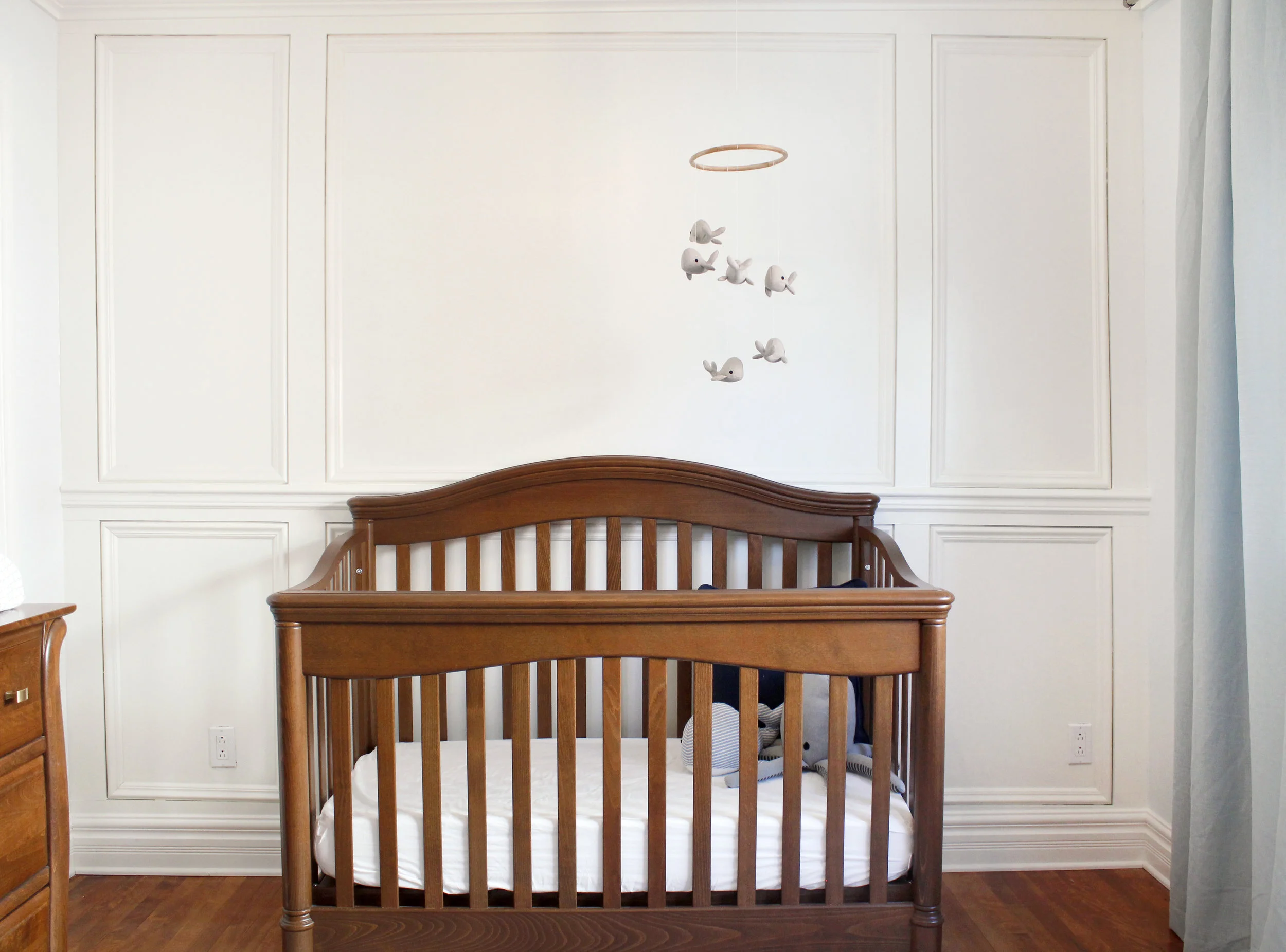 nursery crib front view.jpg