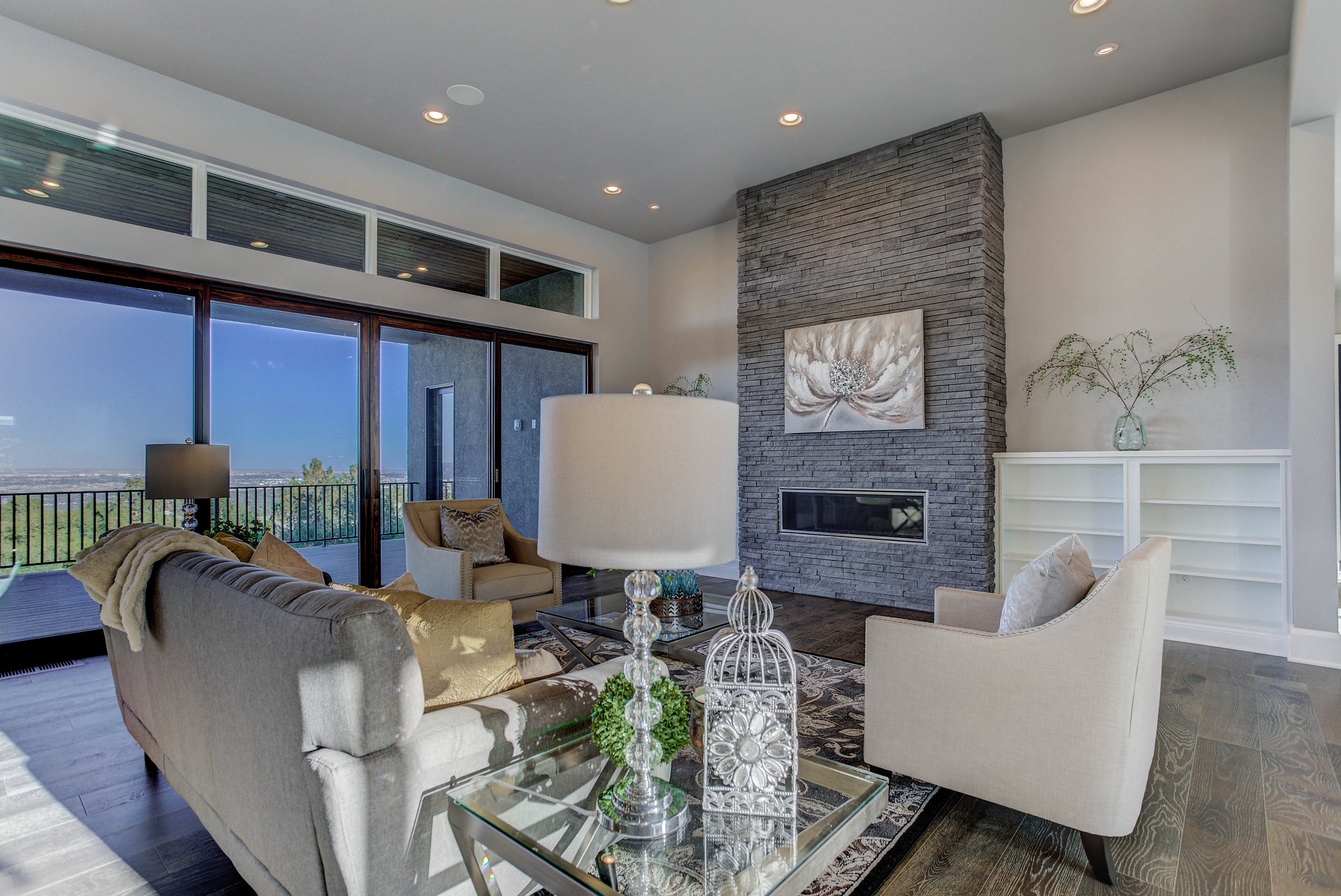 01LivingRoom04.jpg