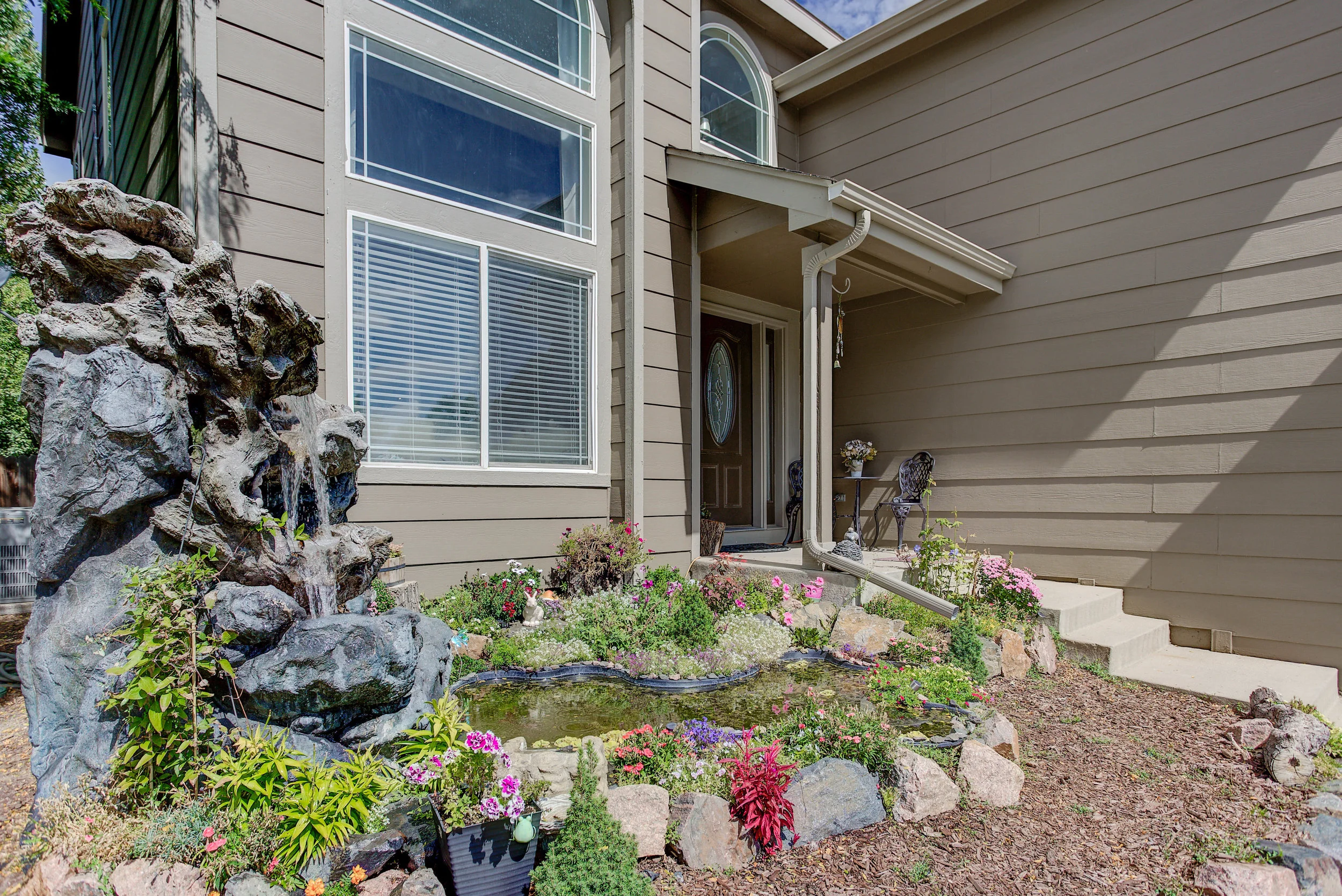 10845 Crooke Drive_Front04.jpg