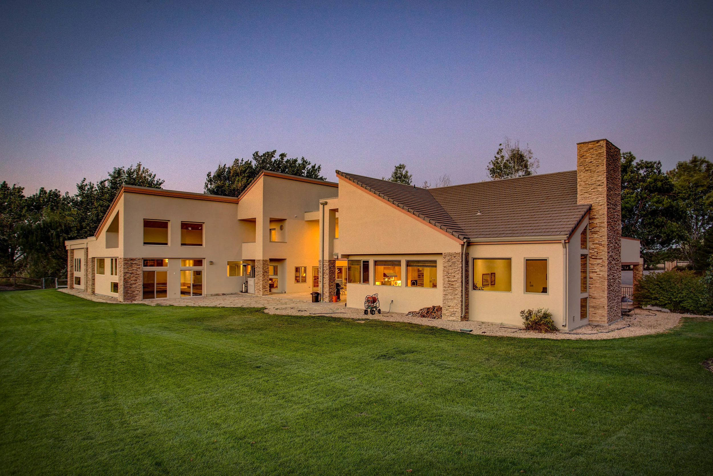 9191 Tahoe Lane Twilight_Back.jpg