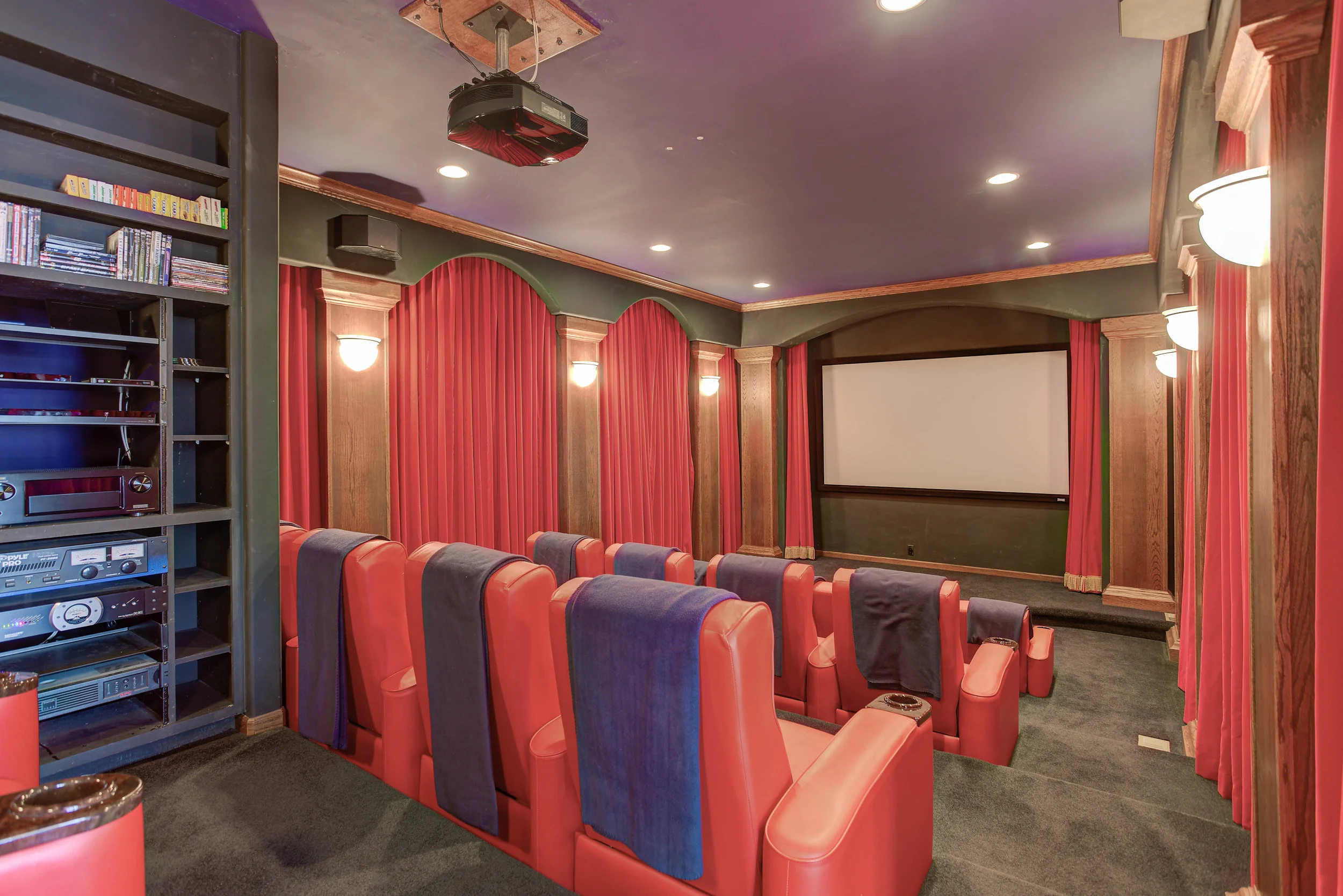 29448+Loomis+Way_TheaterA.jpg