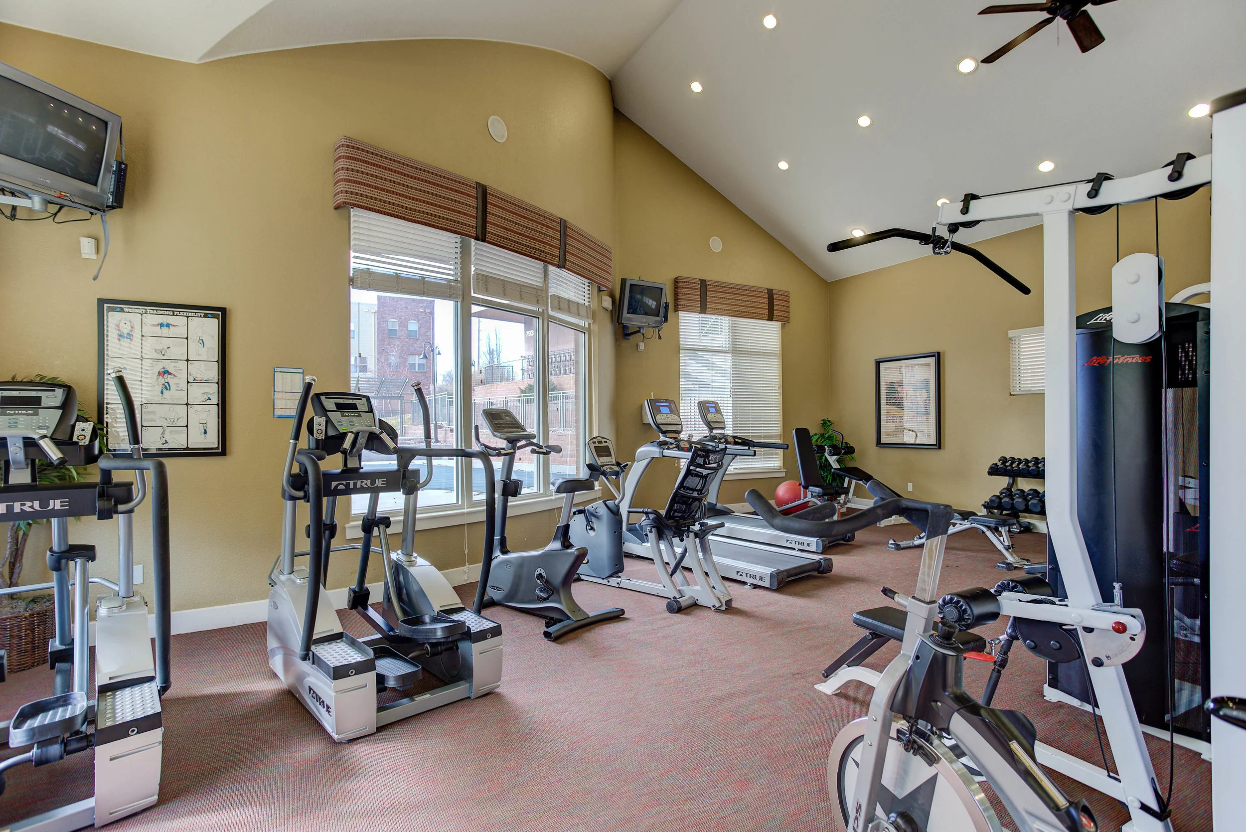 5436+Zephyr+Court_WorkoutRoom.jpg