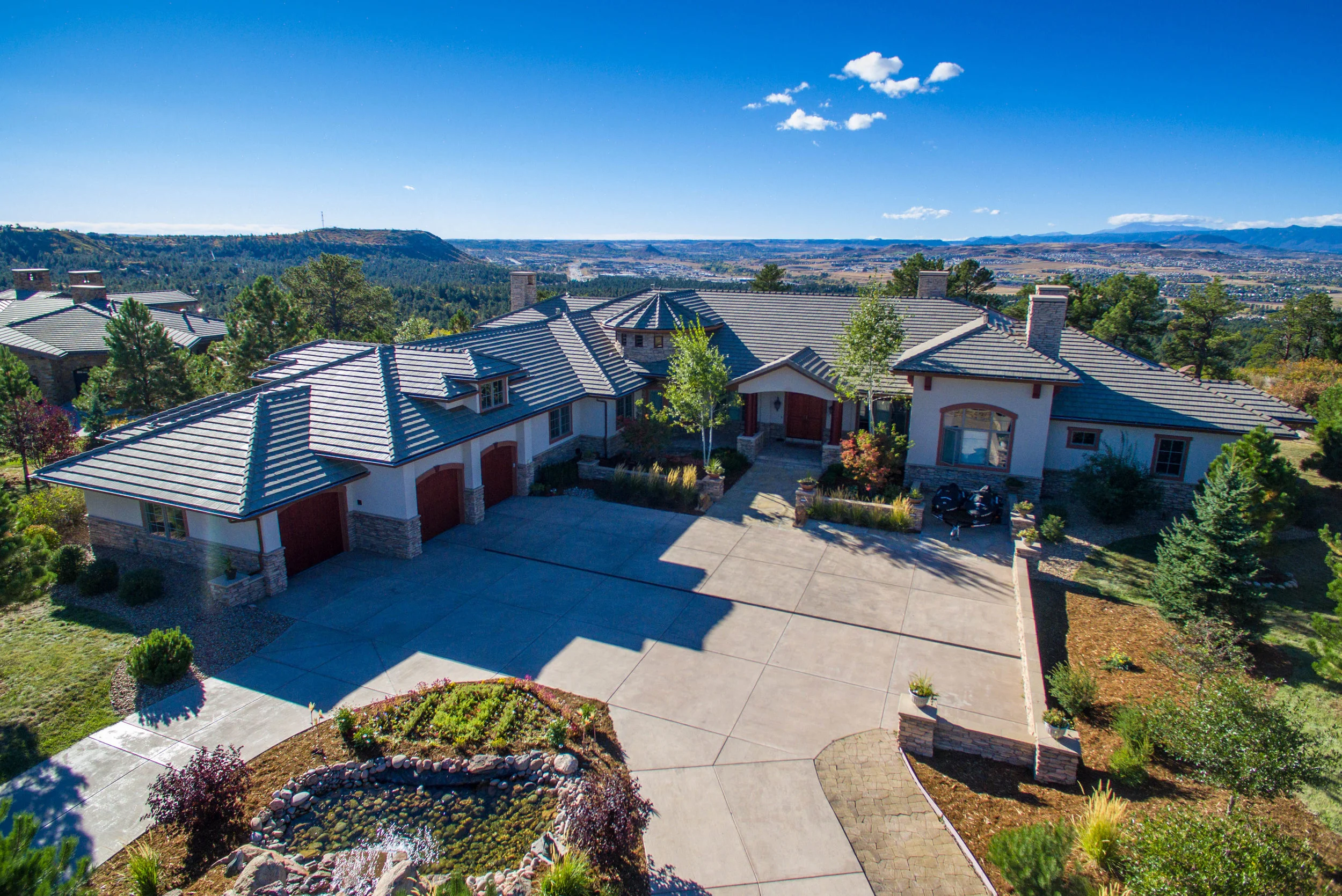 616 Cliffgate Ln_AerialFront_10cr.jpg