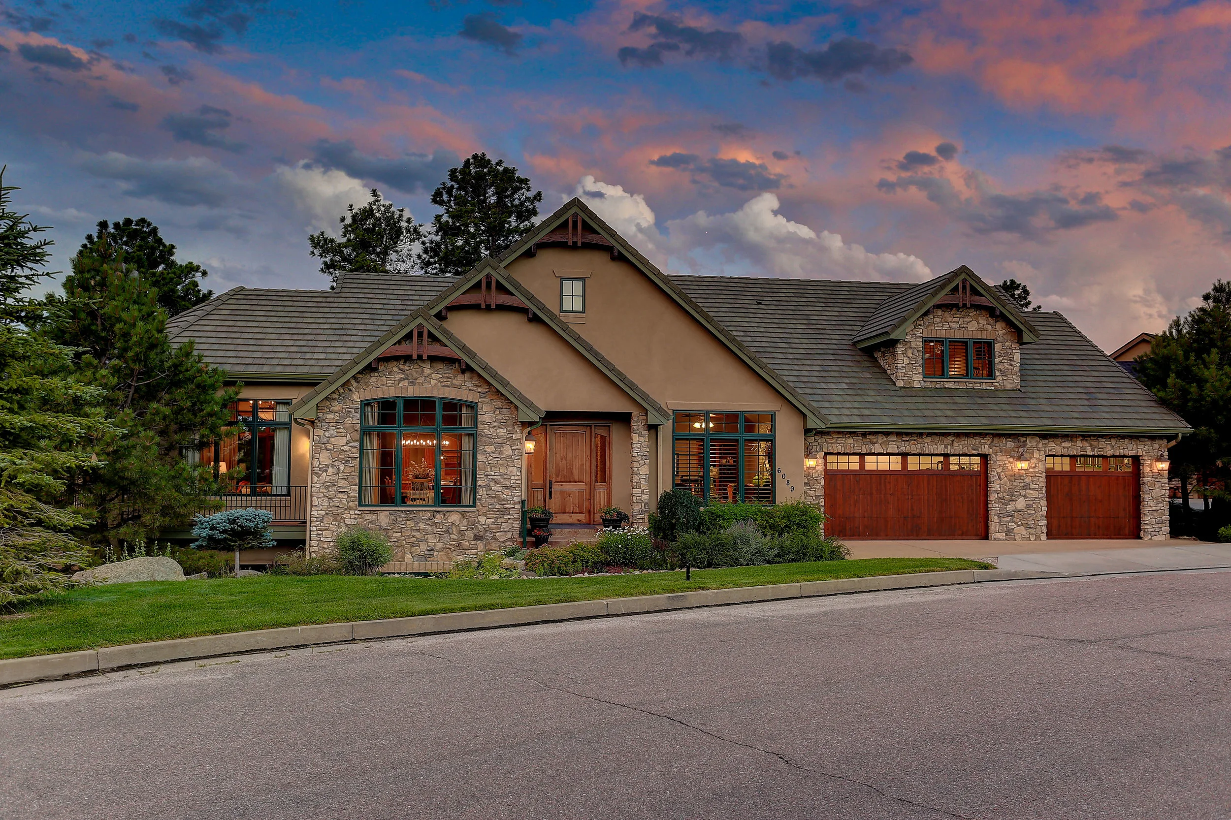 17_6089 Buttermere Drive_Twilight_08.jpg