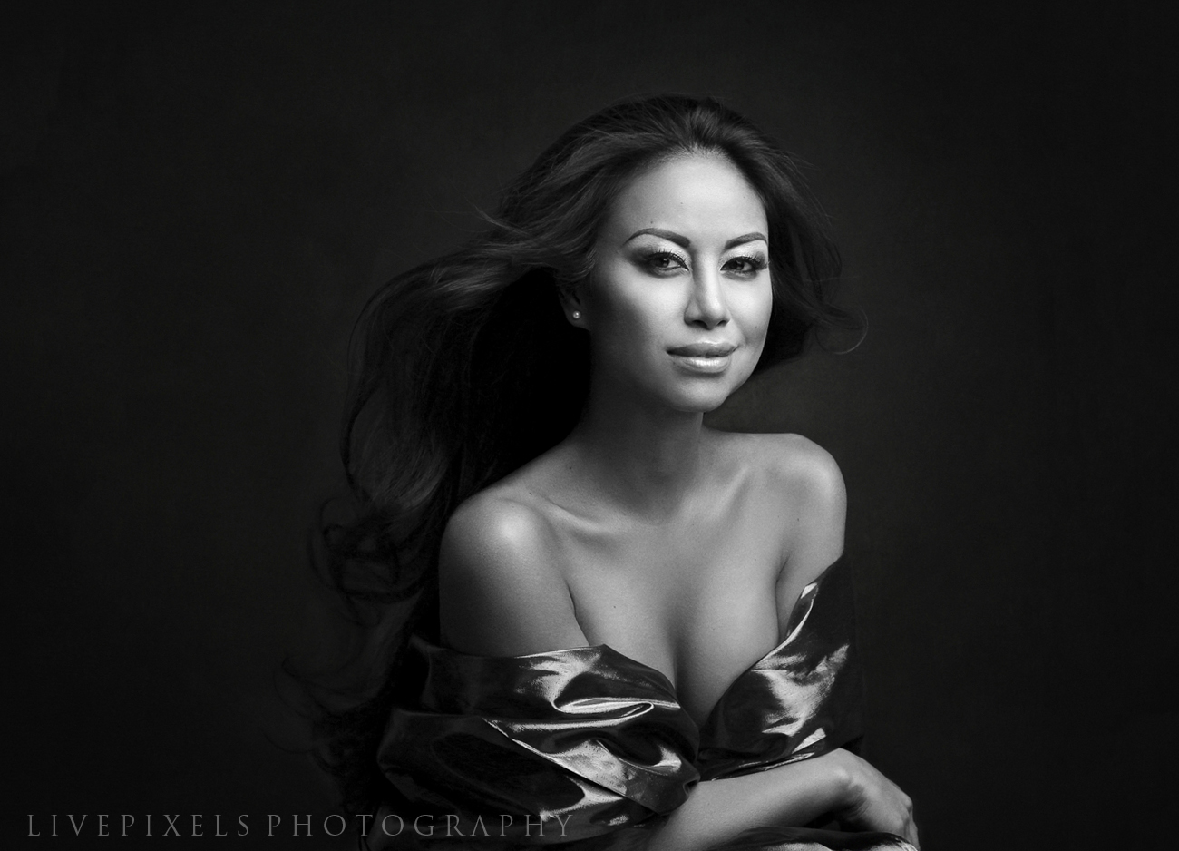 Beauty portrait by Toronto photographer LivePixels Photography.jpg