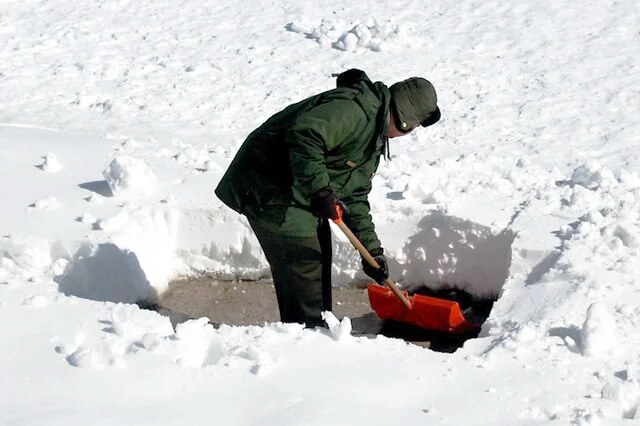 Shoveling.jpg