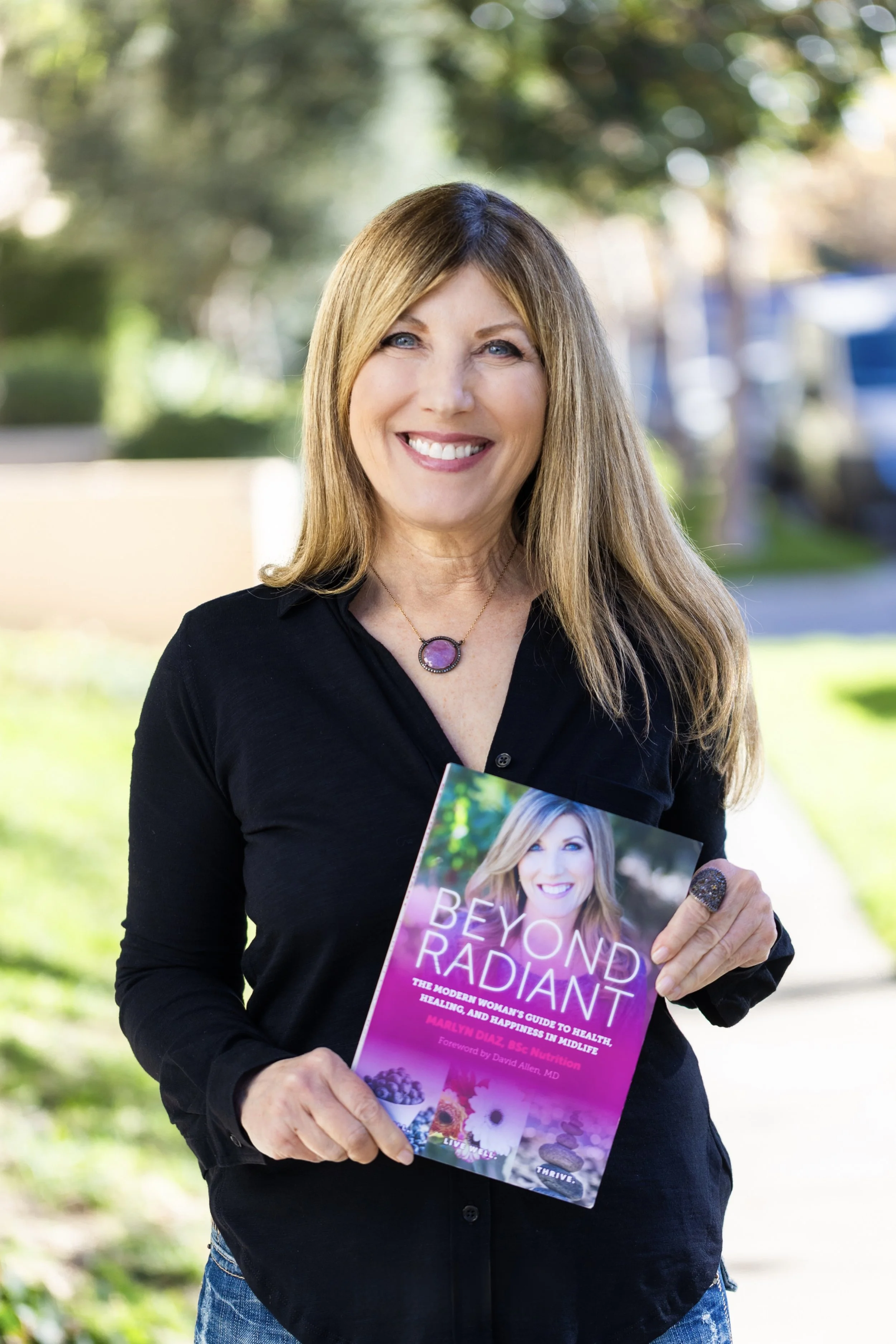 THE RADIANT WOMAN MASTERMIND: A 4-Month Signature Series for Women in Midlife