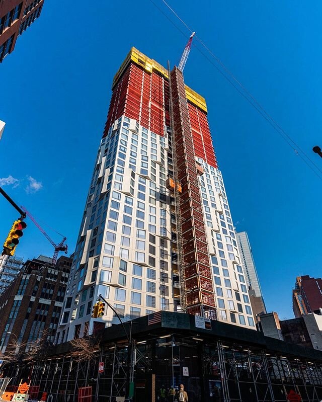 Our first &ldquo;Perfect Pairing&rdquo; profile is our Favco M440 Electric crane with @11hoytbk &ldquo;The Favco 440E was the First electric &quot;Favco Tower Crane&quot; to be put into use not only in USA but in North America proper. We used a secon