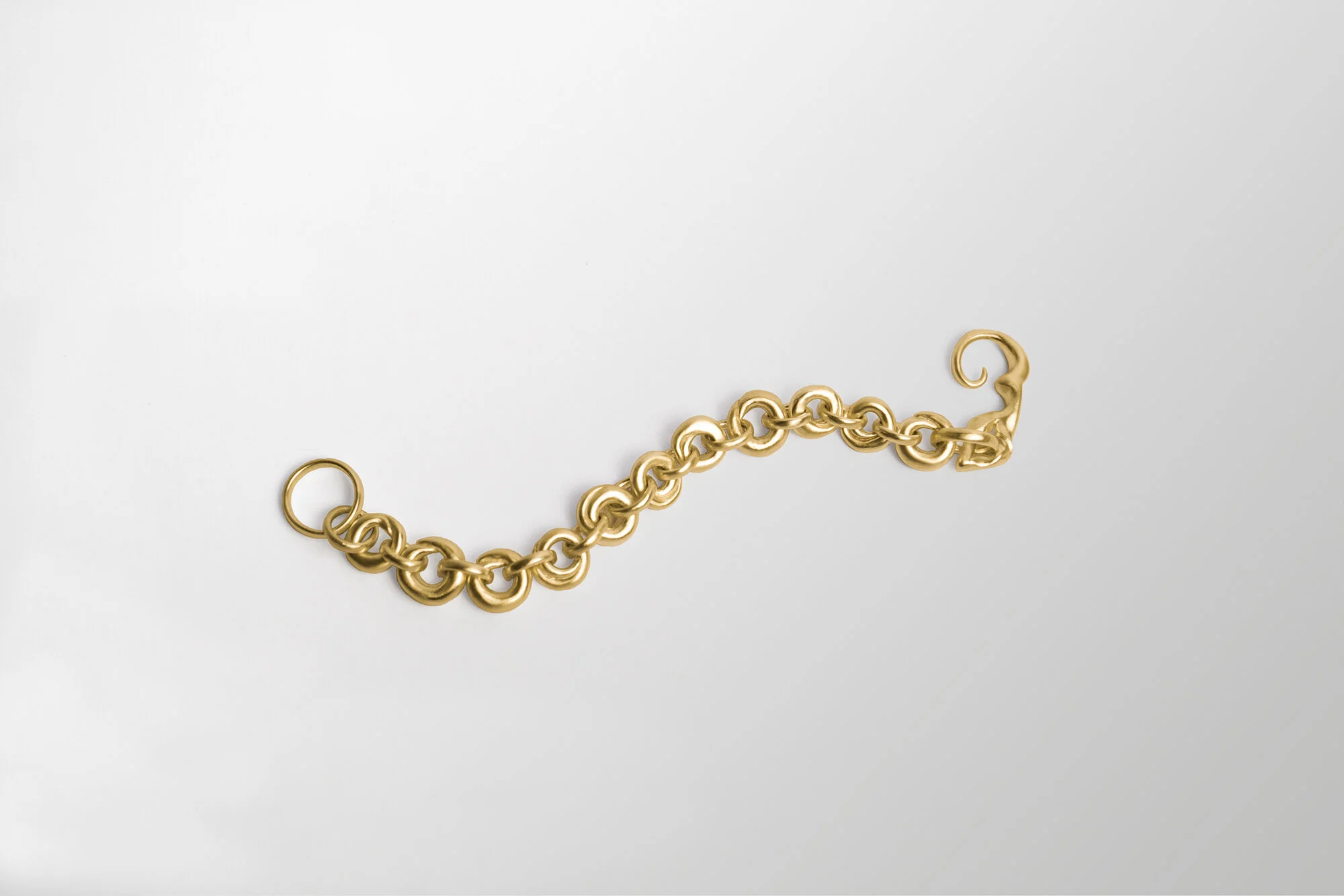 Root-knot link chain bracelet in gold