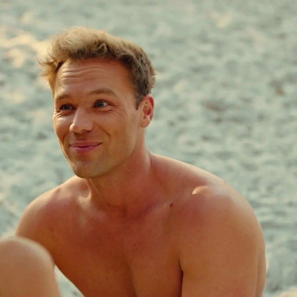 “FUN, DOWN TO EARTH, ADORABLE” | HE LOVES ME NOT