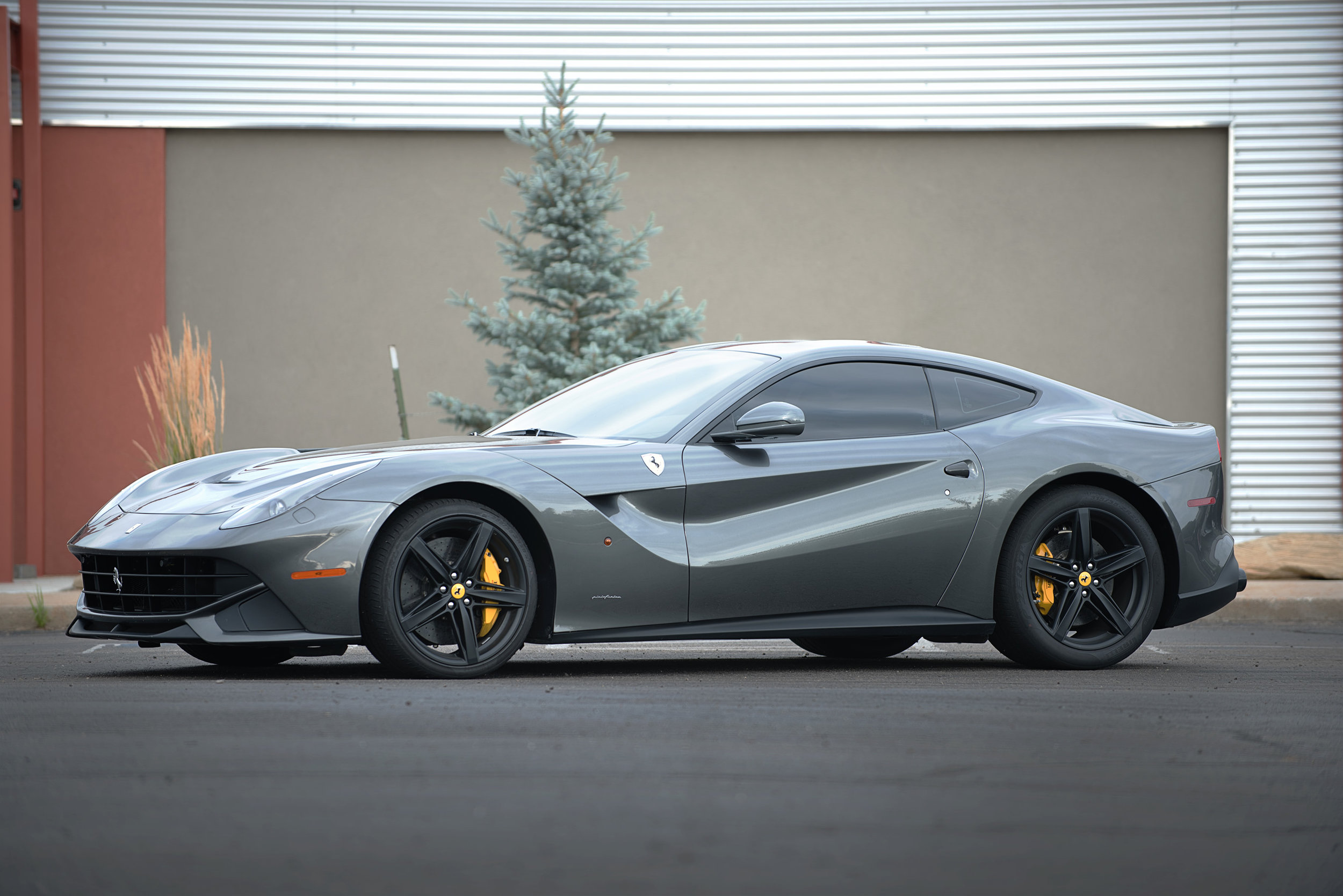 Ferrari-01.jpg