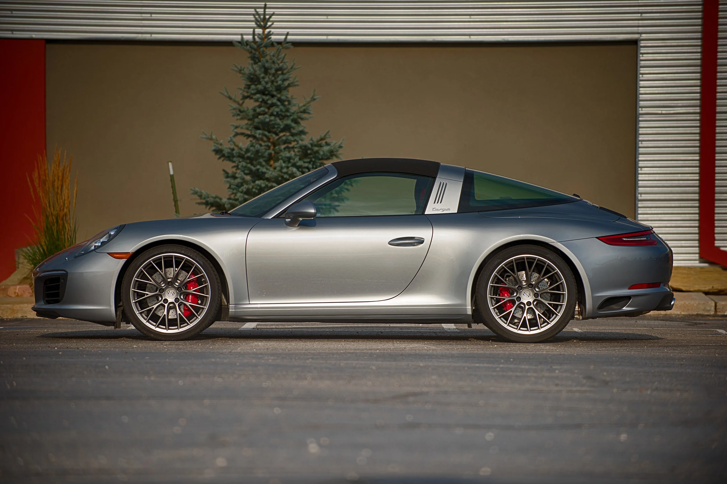 Porsche-02.jpg