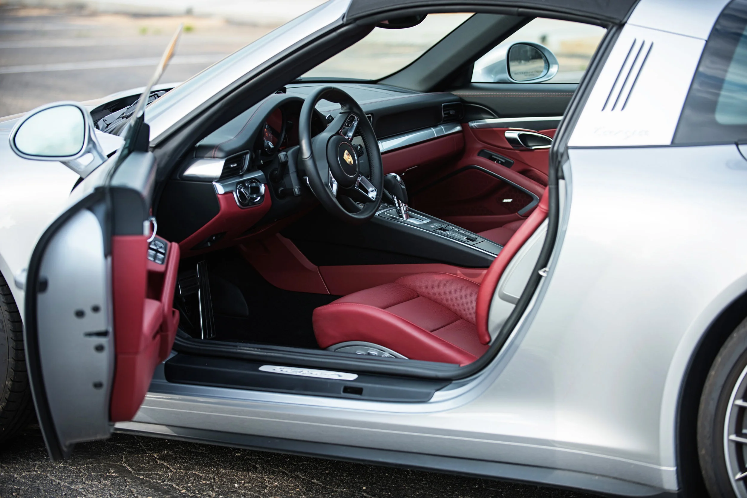 Porsche-04.jpg