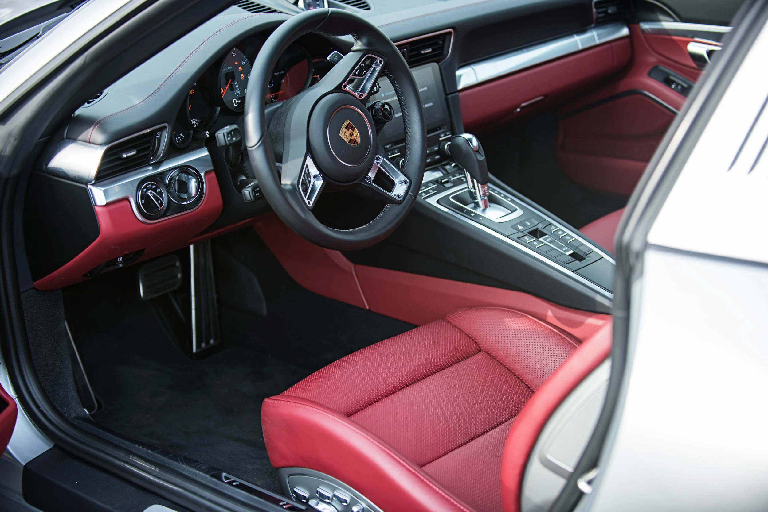 Porsche-05.jpg