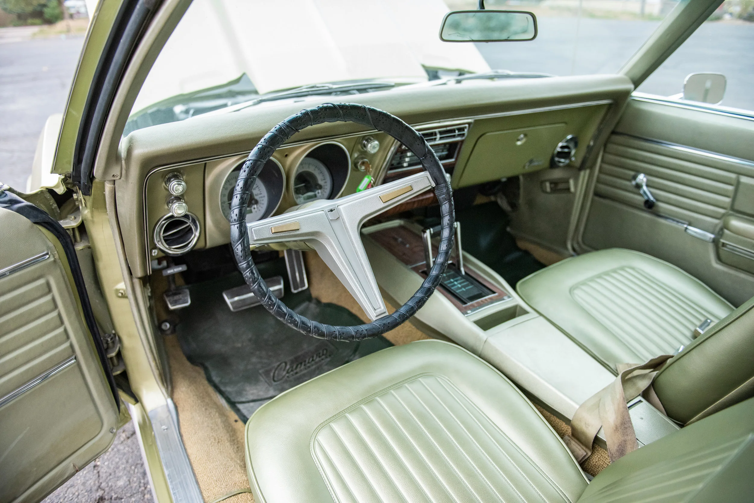 327CamaroGreen05.jpg