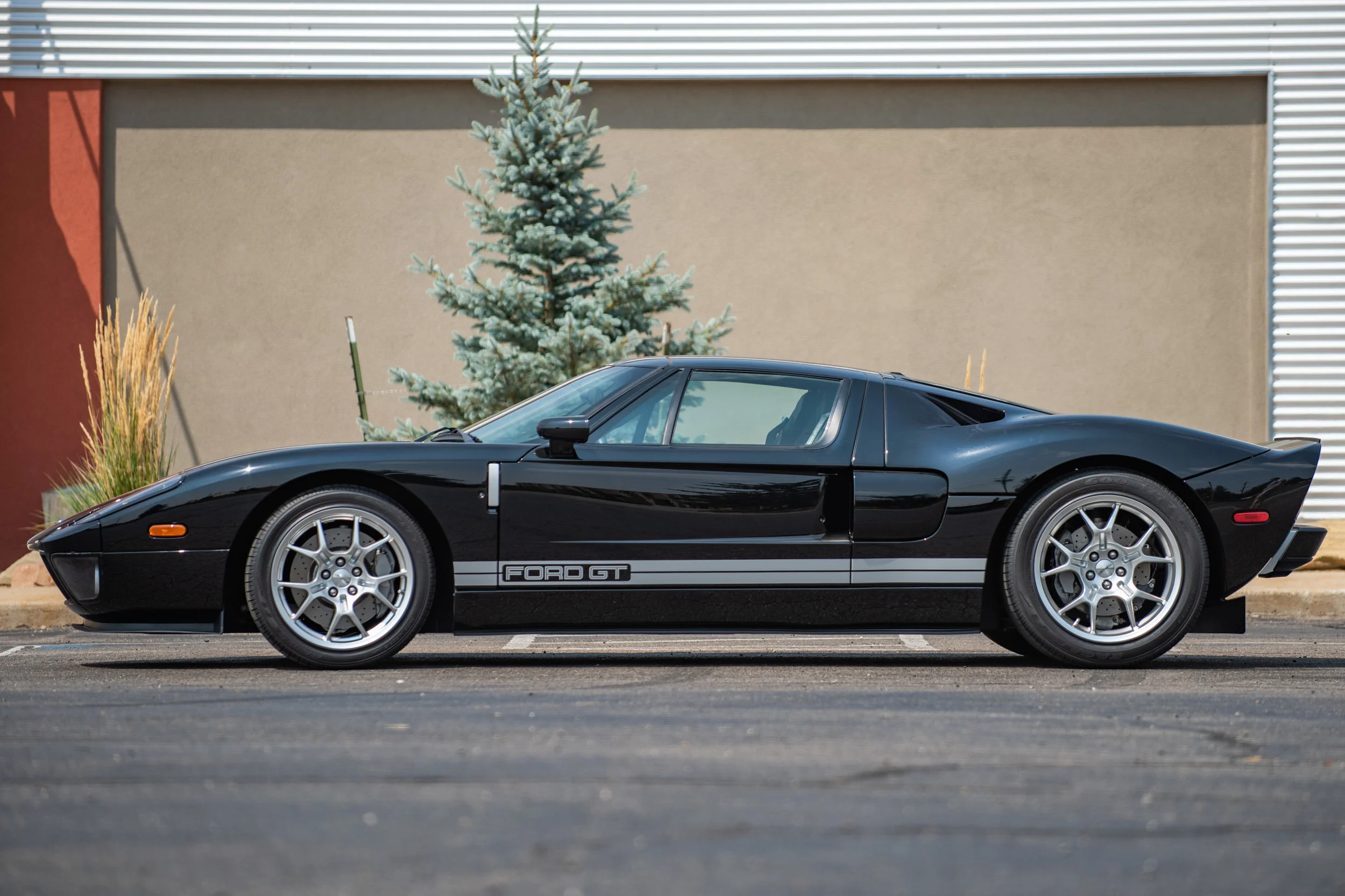 BlackGT01.jpg