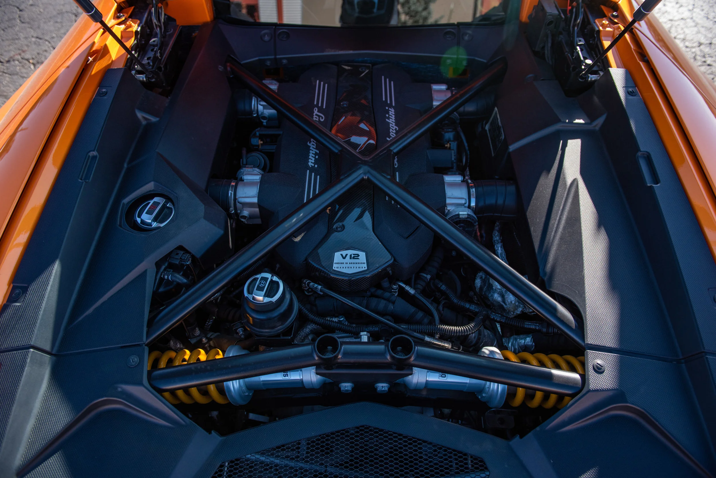 Aventador_07.jpg