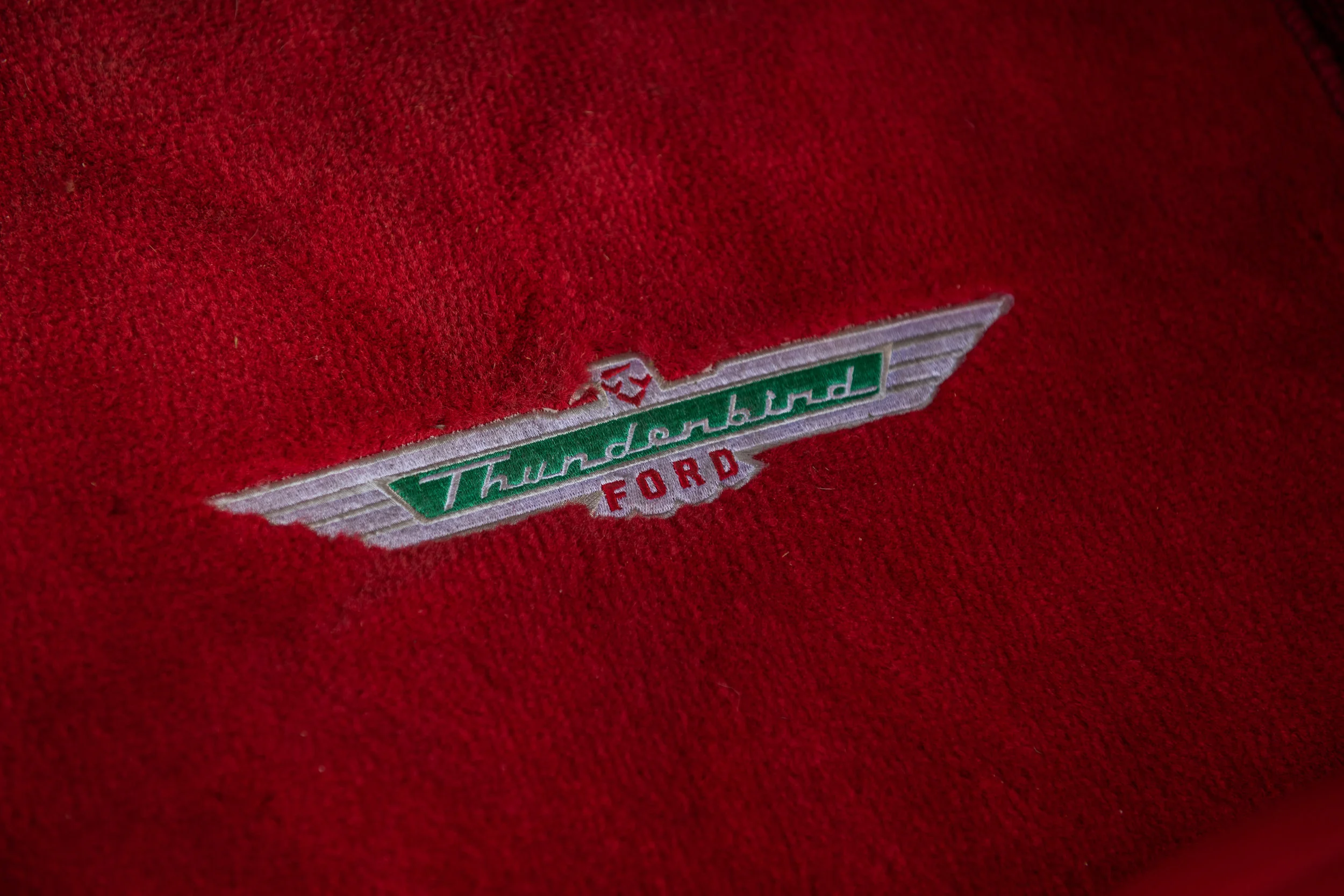 FordThunderbird_09.jpg