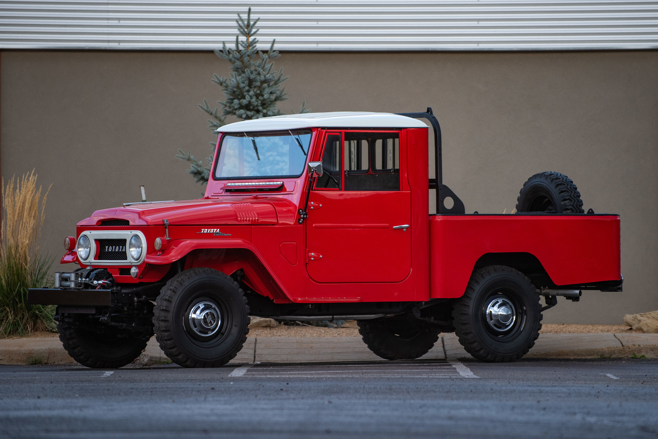 1963LandCruiser_02.jpg