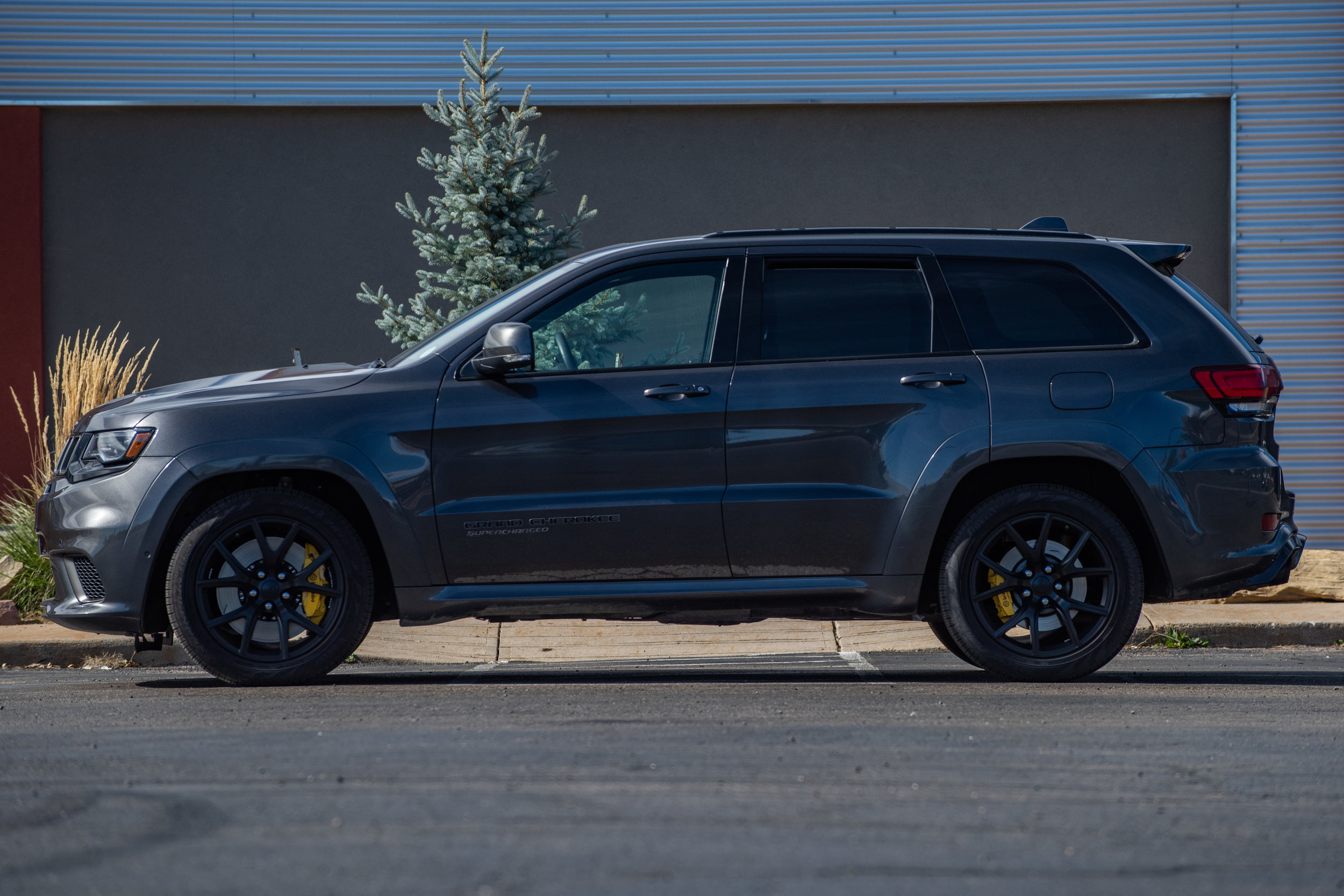 GrandCherokeeSC_01.jpg