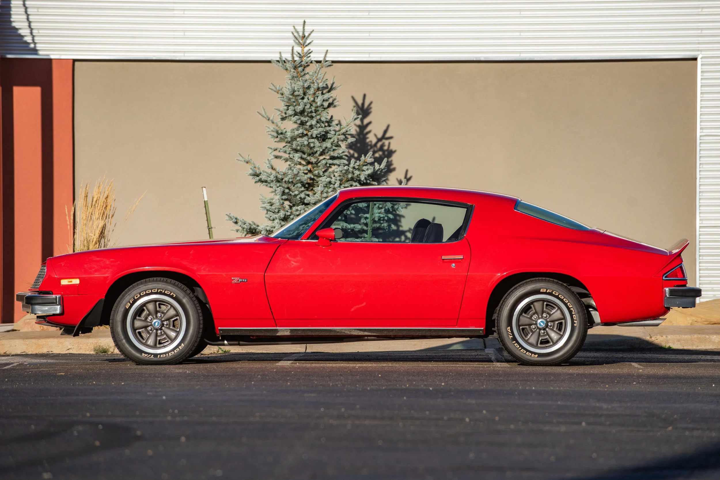Red-Z28_01.jpg