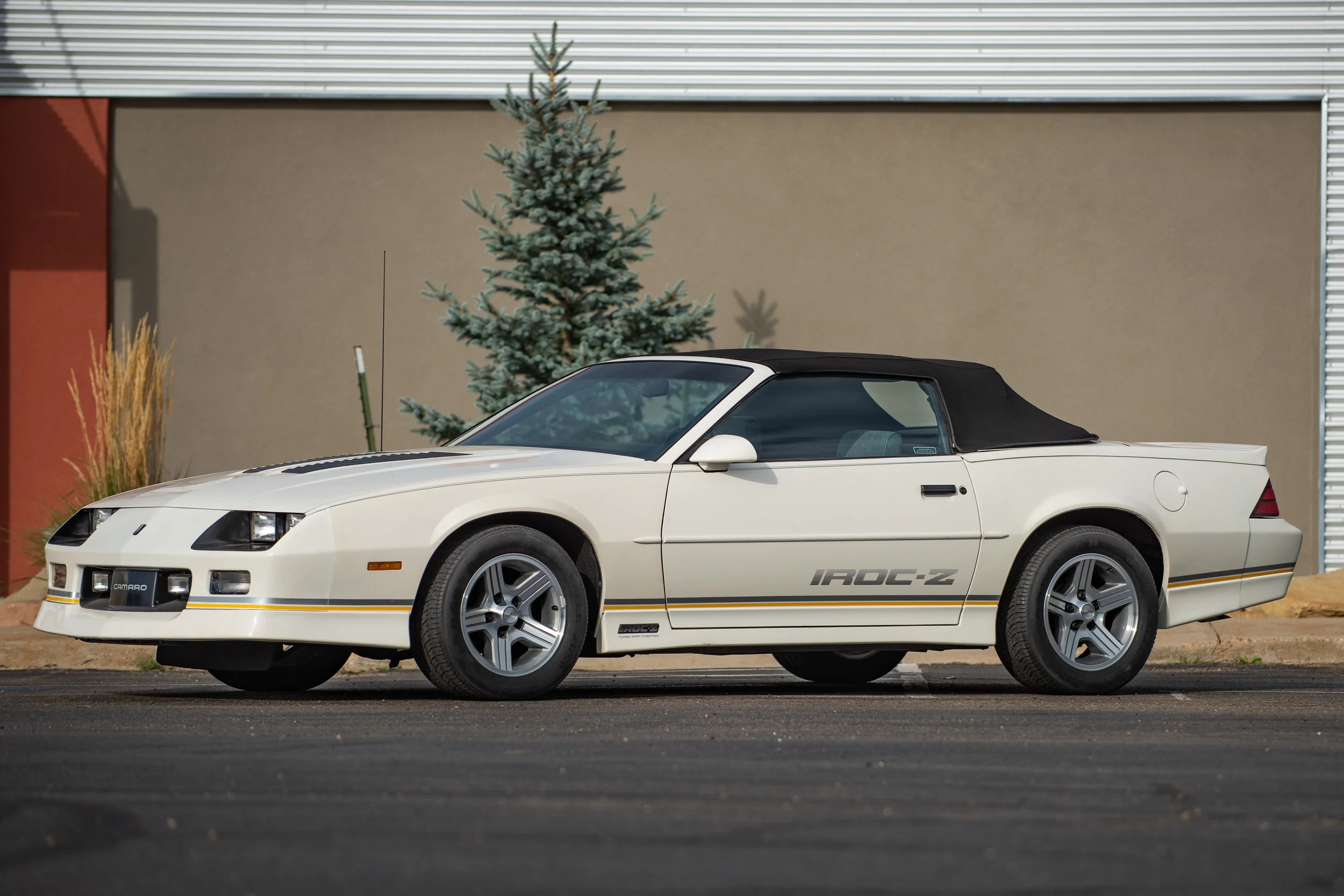 WhiteZ28Convertable_02.jpg