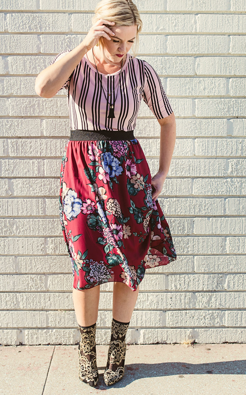 LuLaRoe-Lola-Mid-Length-skirt-with-elastic-waistband-red-floral.jpg
