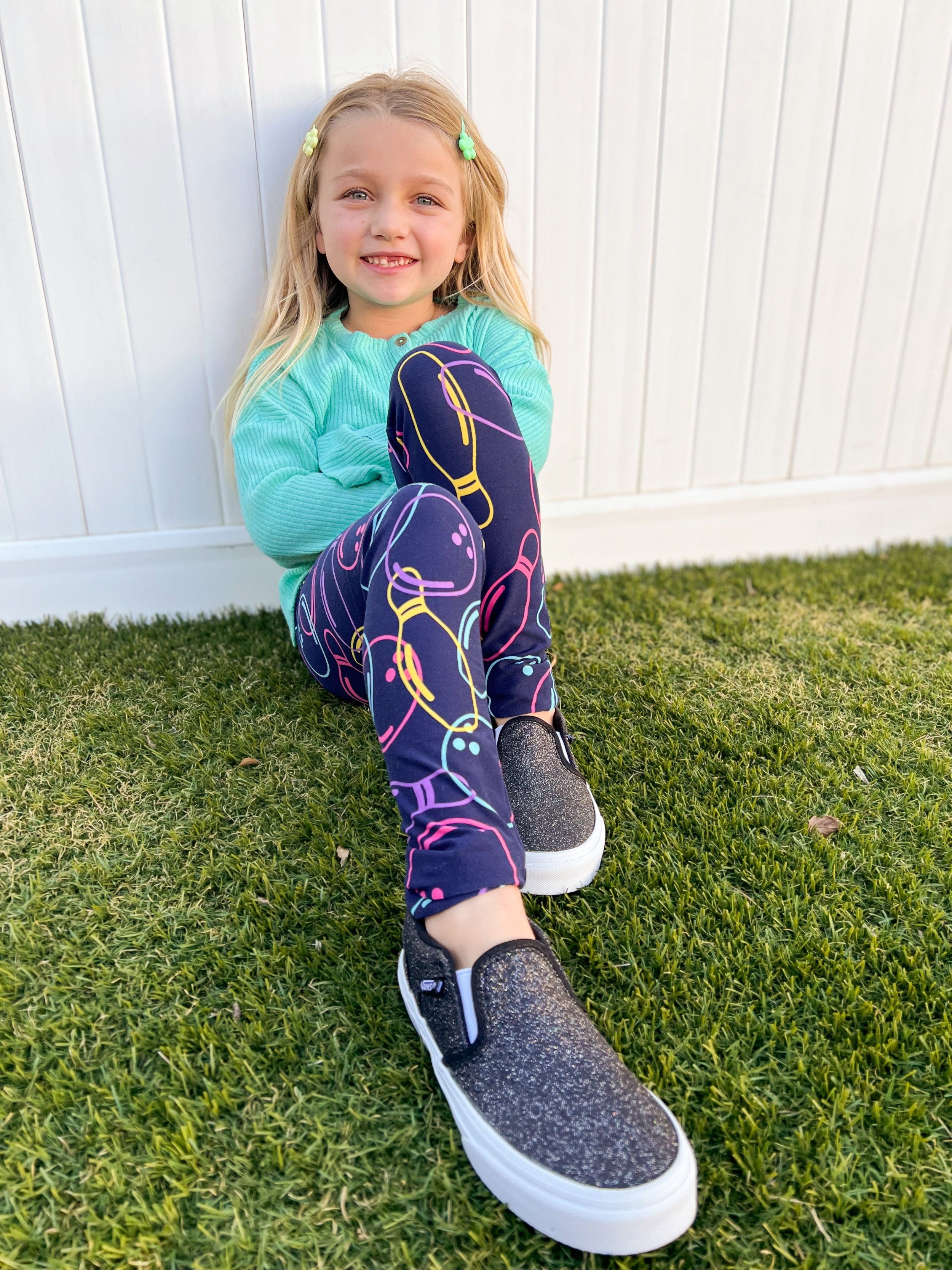 XL LuLaRoe Leggings Versatile Solid Charcoal Black Fits Kids 7 to 10 NWT L 